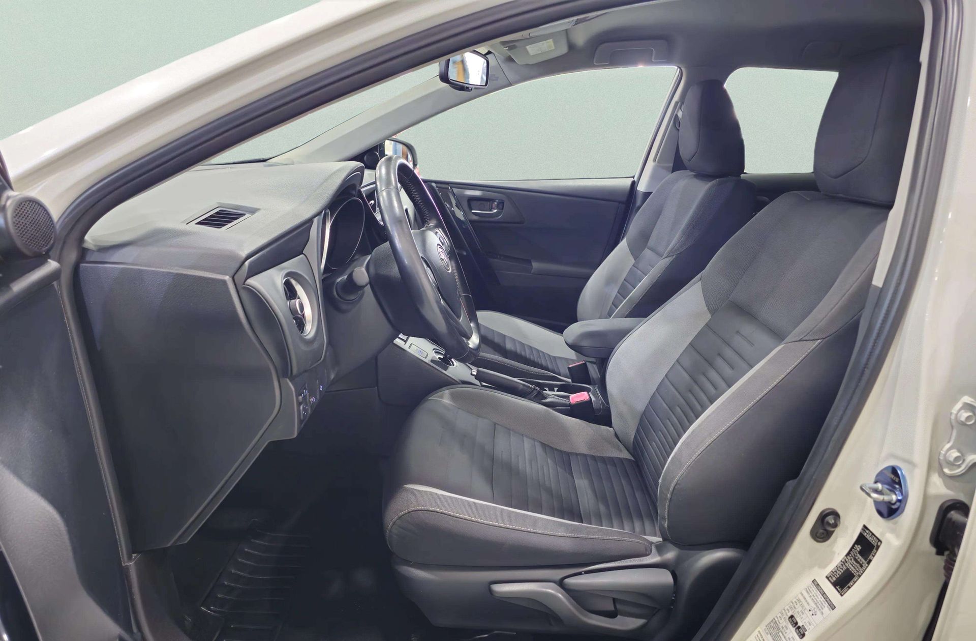 Toyota Auris 140H Touring Sports Active - foto 10