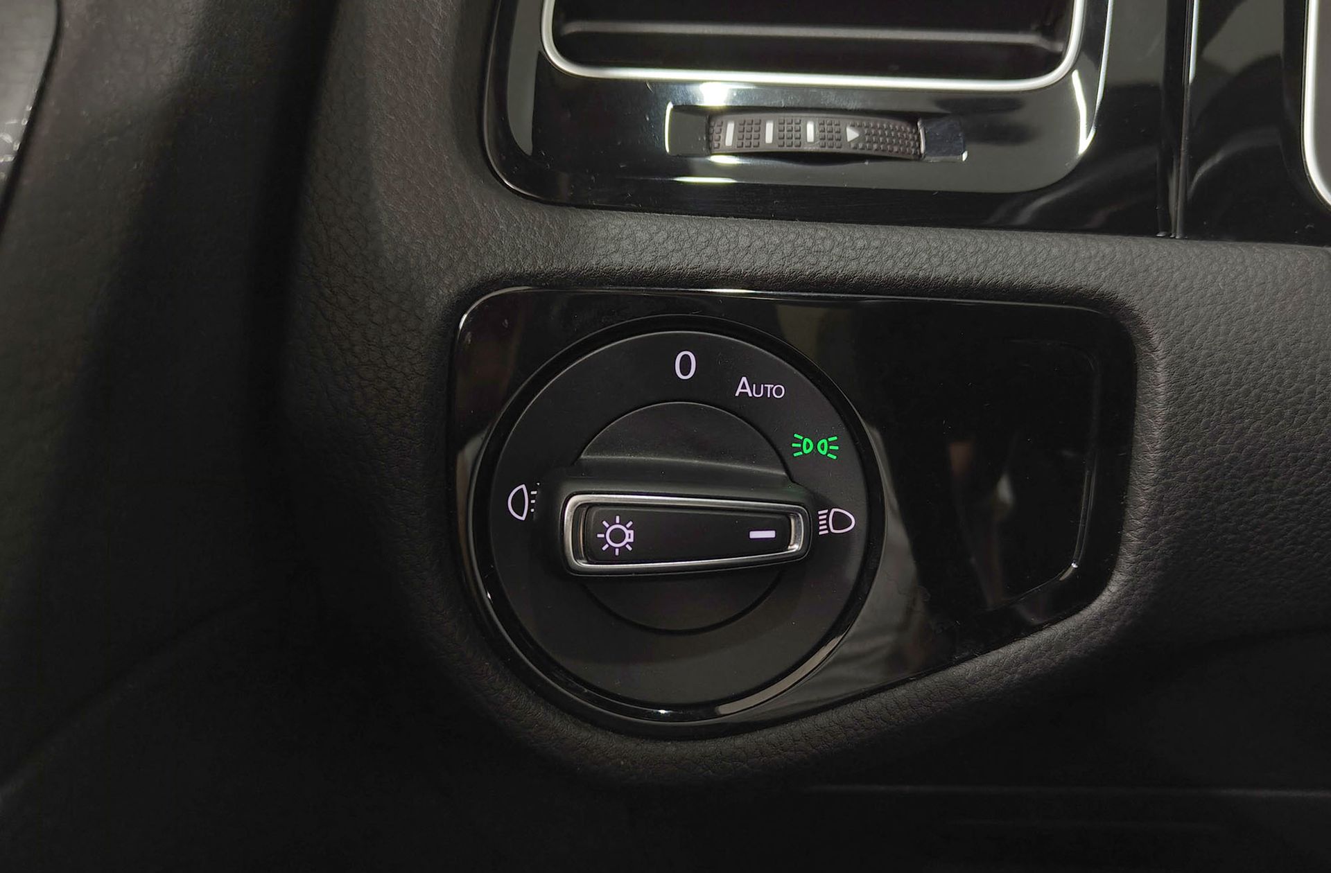 Volkswagen Golf GTI Performance 2.0 TSI DSG - foto 25