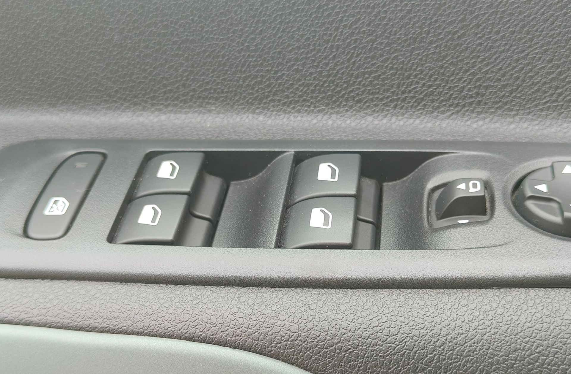 Citroën Berlingo BlueHDi 130 Talla XL Shine - foto 35