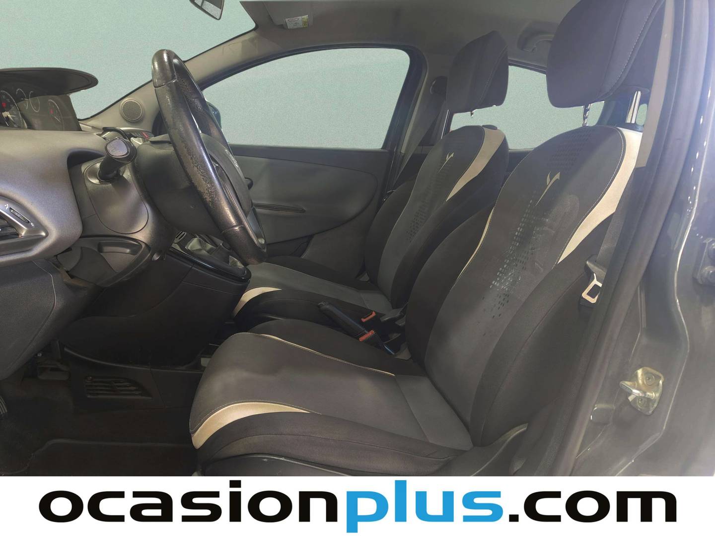 Foto asientos delanteros Lancia Ypsilon Lancia Ypsilon 1.2 Silver Evo II (69 CV)