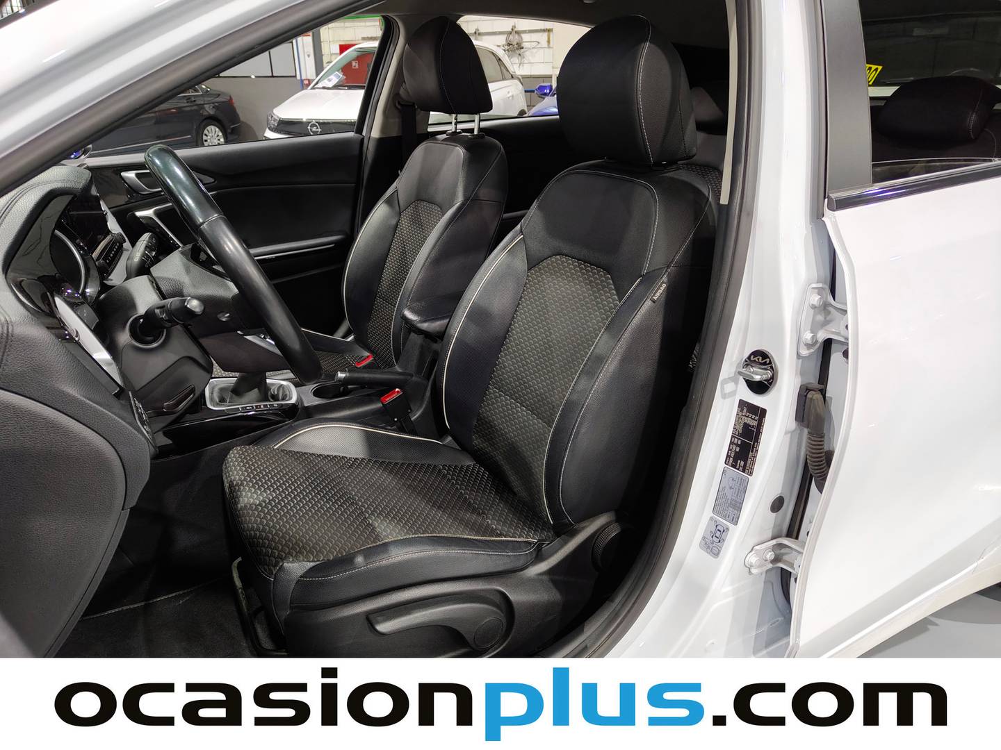 Foto asientos delanteros KIA Ceed Kia Ceed 1.0 T-GDi Tech (120 CV)
