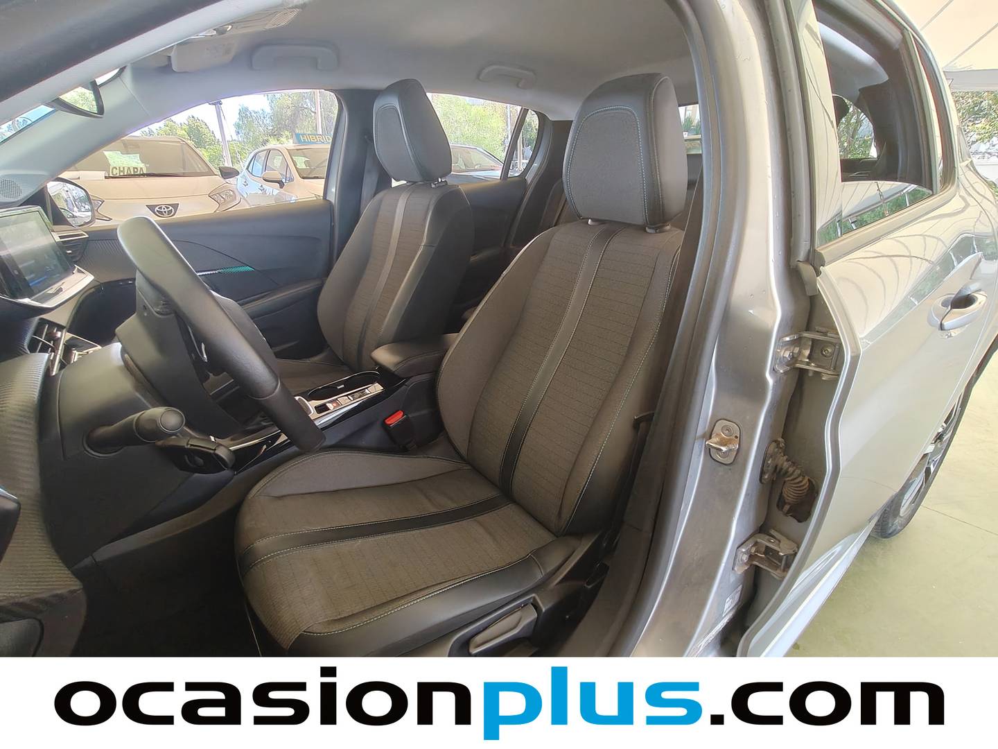 Foto asientos delanteros Peugeot 208 Peugeot 208 PureTech 100 Allure (100 CV)