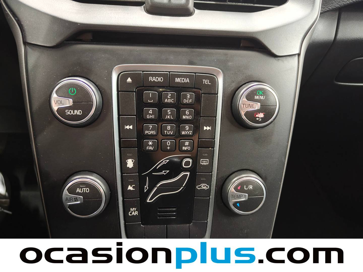Equipamiento del Volvo V40 Cross Country Volvo V40 Cross Country D2 Kinetic (120 CV)