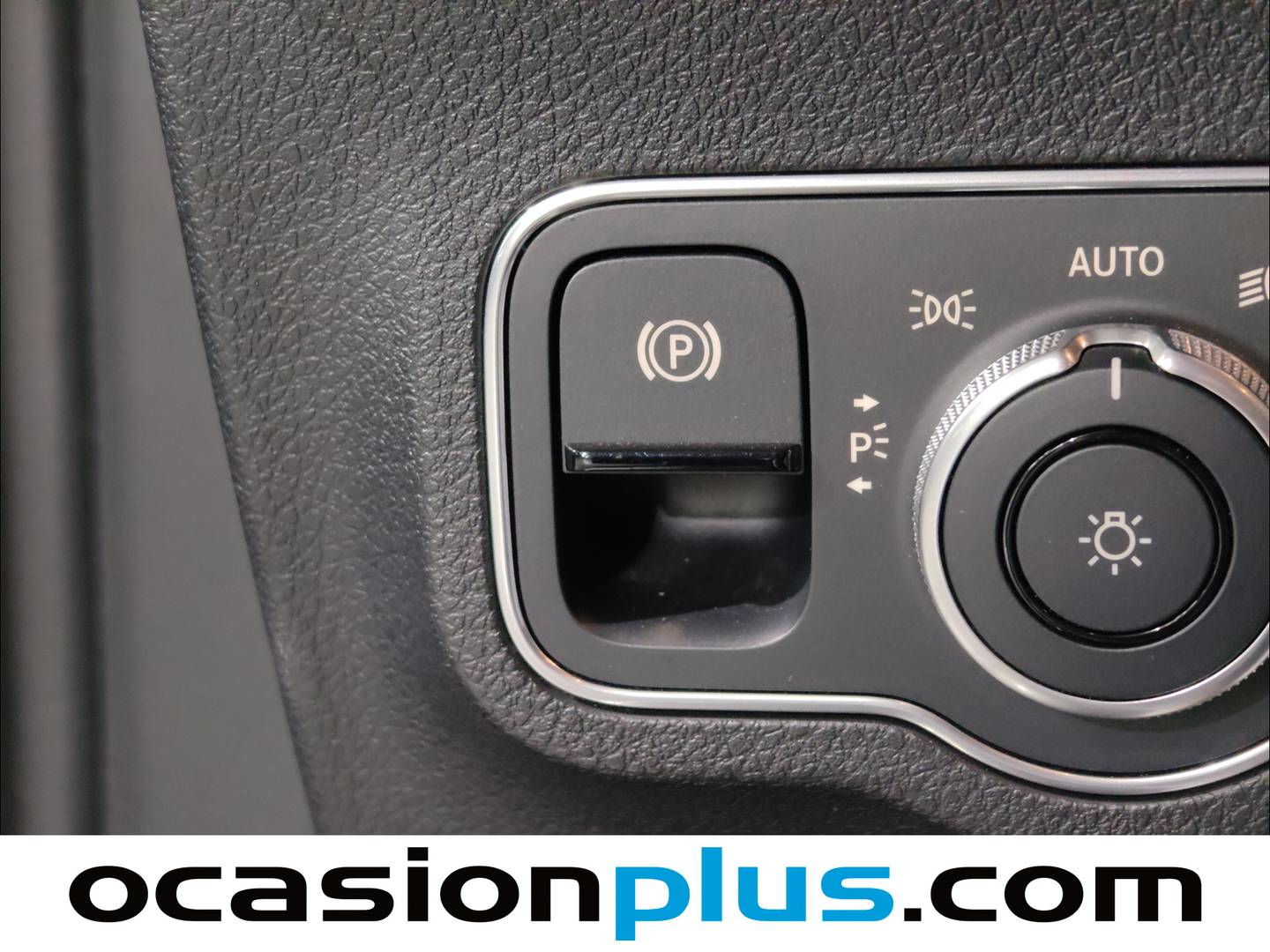 Foto Mercedes GLB Mercedes-Benz GLB 200 d (150 CV) Pack AMG