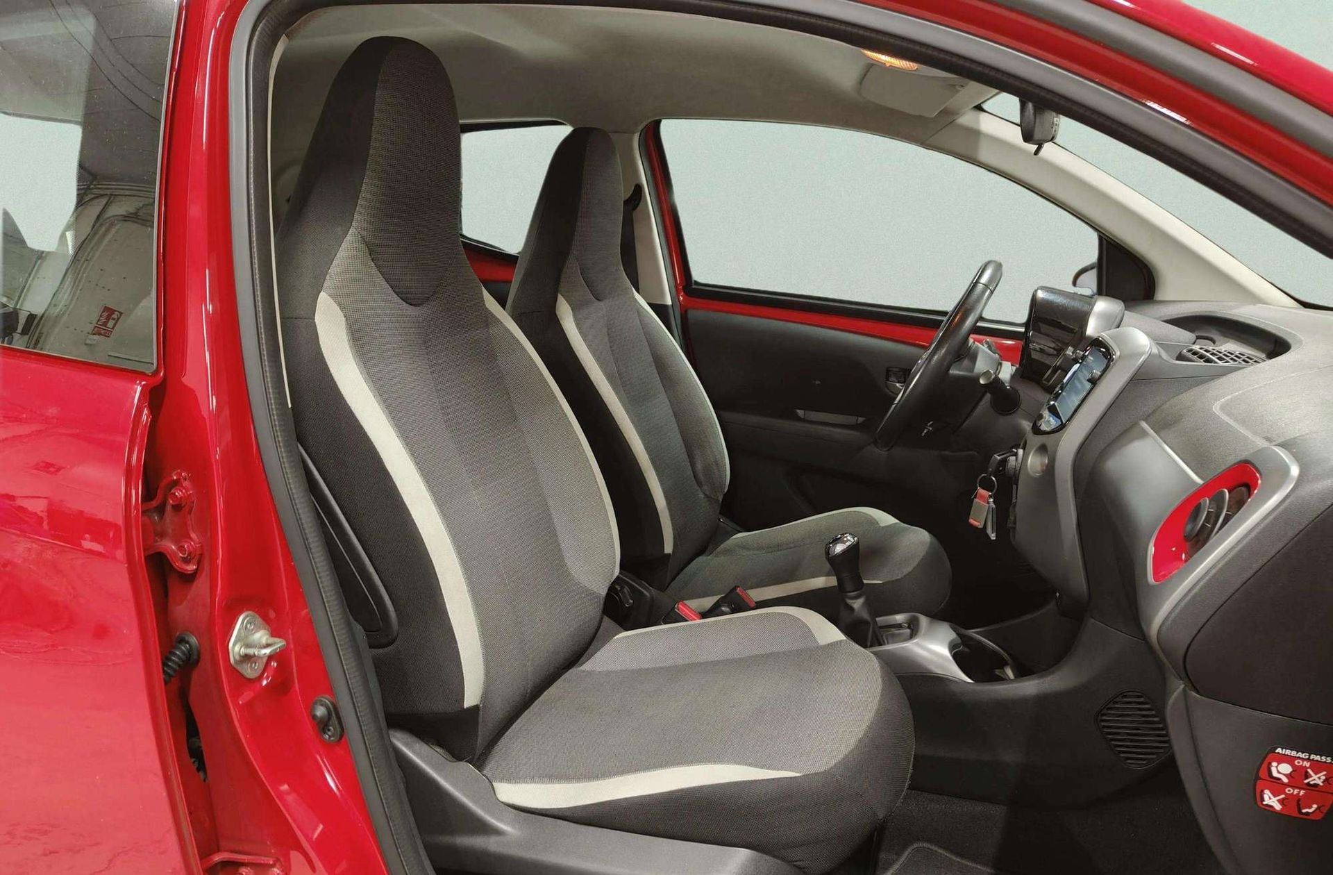 Toyota Aygo 1.0 70 x-play - foto 16