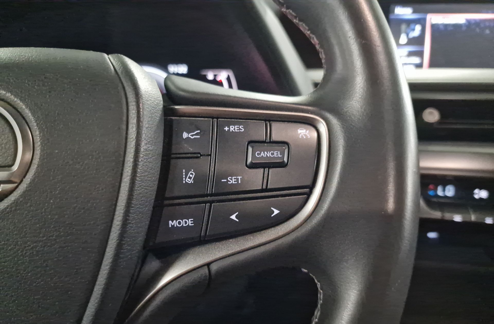 Lexus UX 250h Business 2WD - foto 27