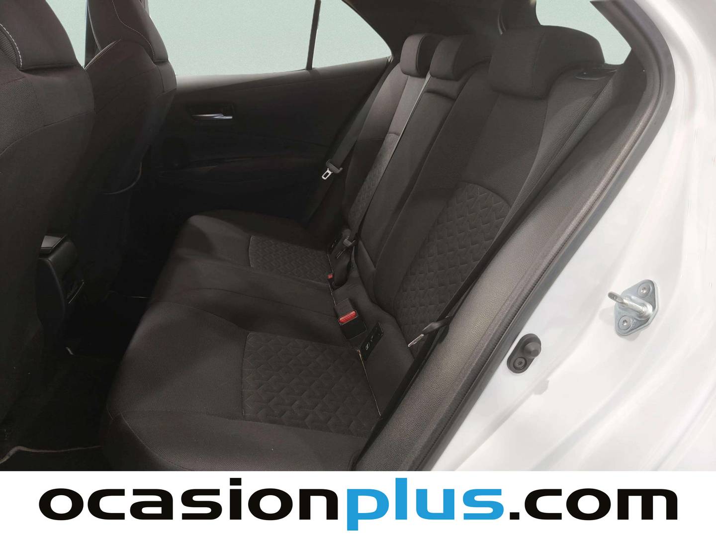Foto asientos traseros Toyota Corolla Toyota Corolla 1.8 125 Híbrido Active Tech E-CVT (122 CV)