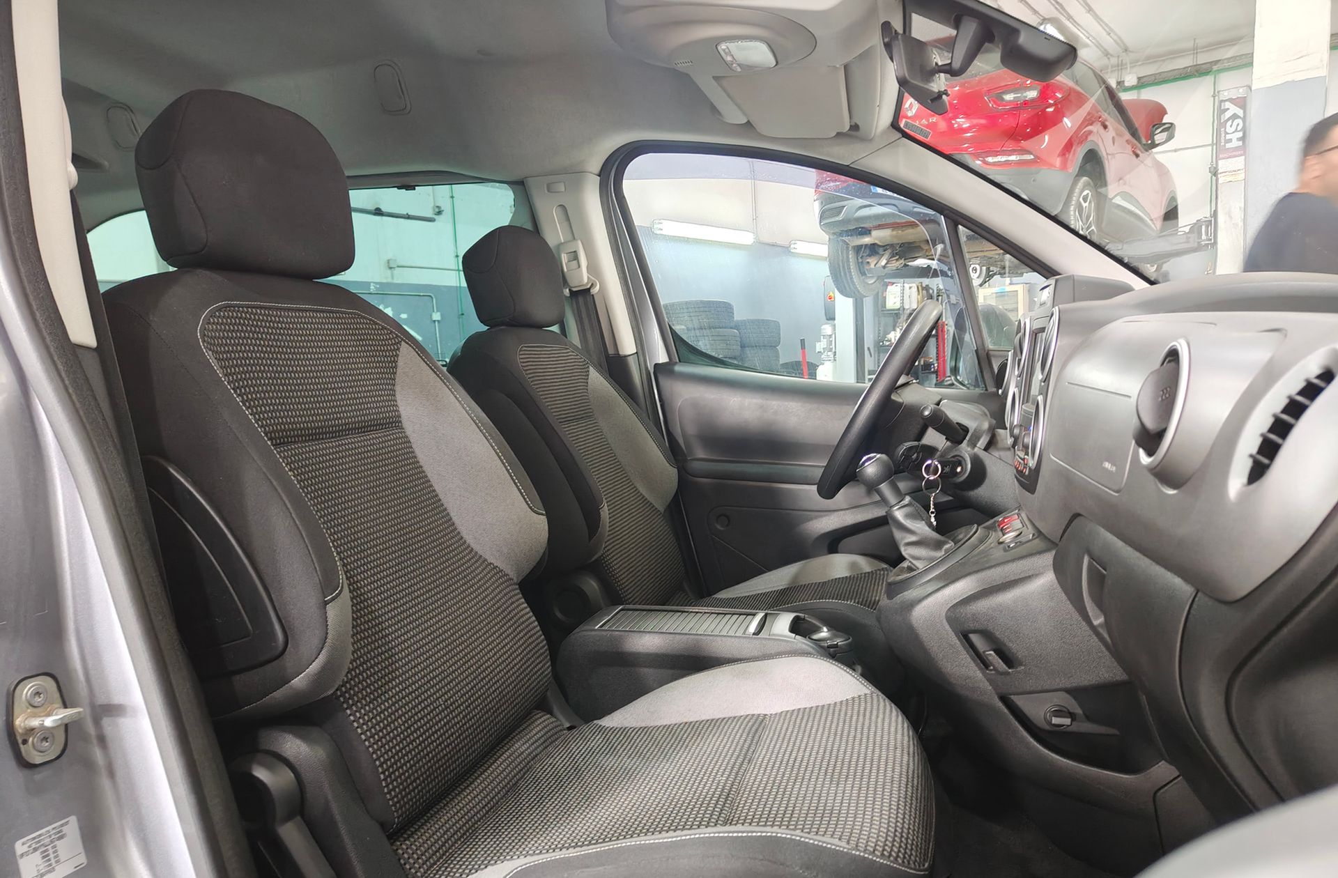 Peugeot Partner Tepee BlueHDi 100 Adventure Edition - foto 18