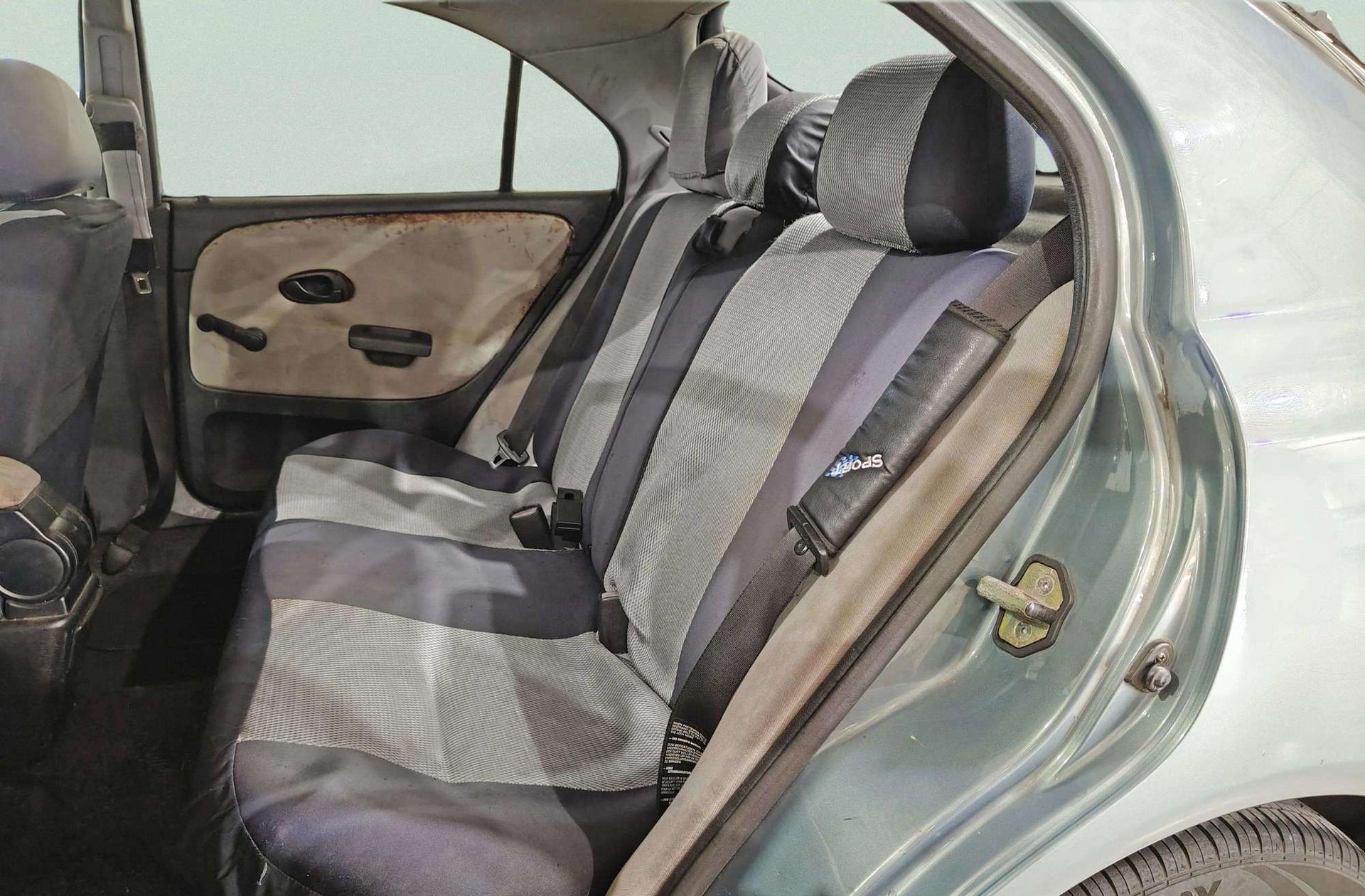 Mitsubishi Carisma 1.9 DI-D Comfort - foto 8