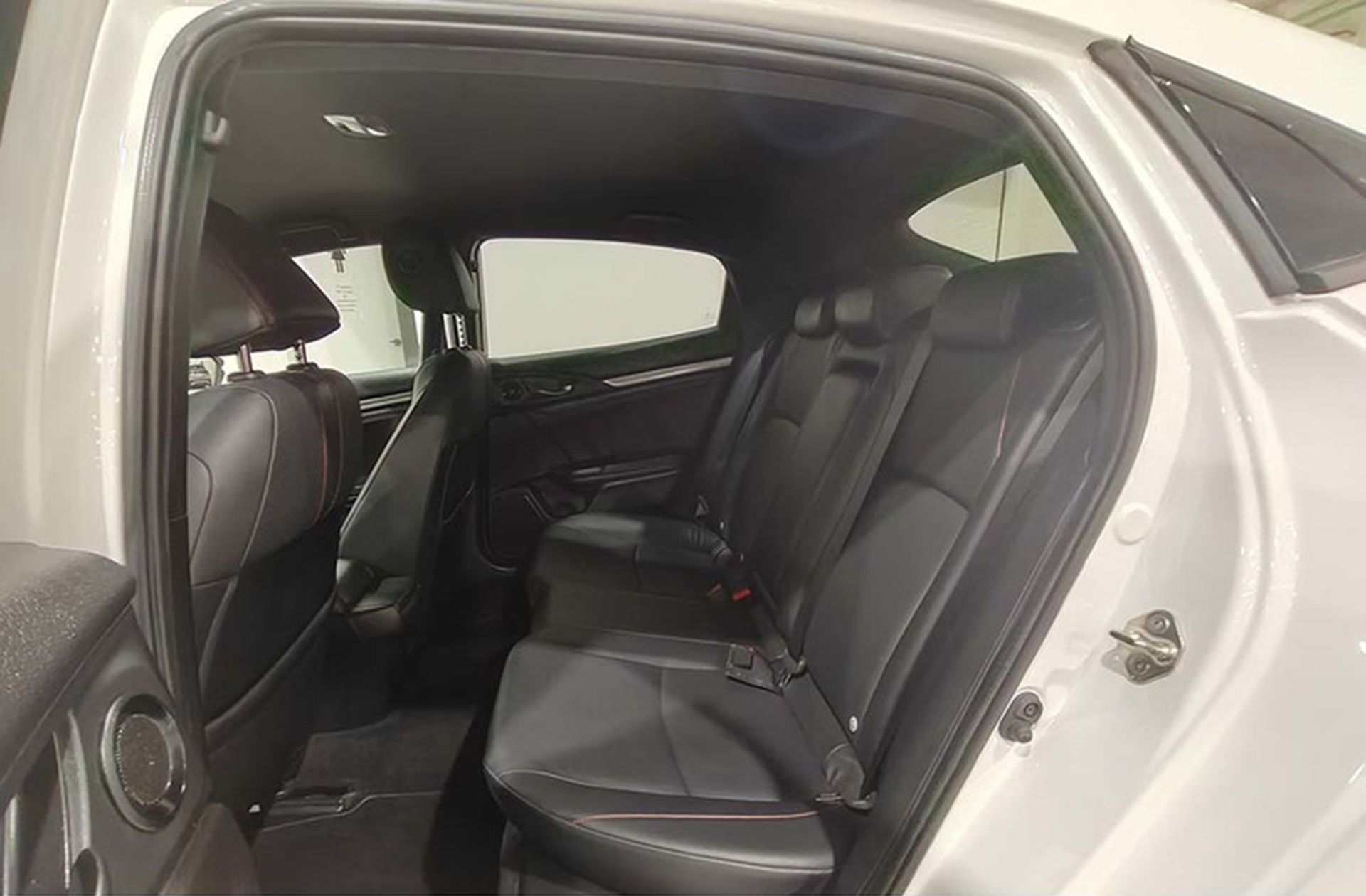 Honda Civic 1.0 I-VTEC Turbo Dynamic Nav CVT - foto 13