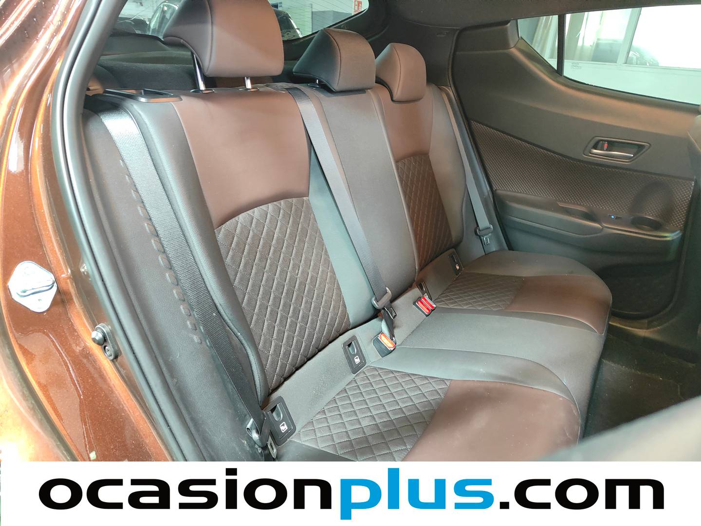 Foto Toyota C-HR Toyota C-HR 1.8 125H Style Plus (122 CV)