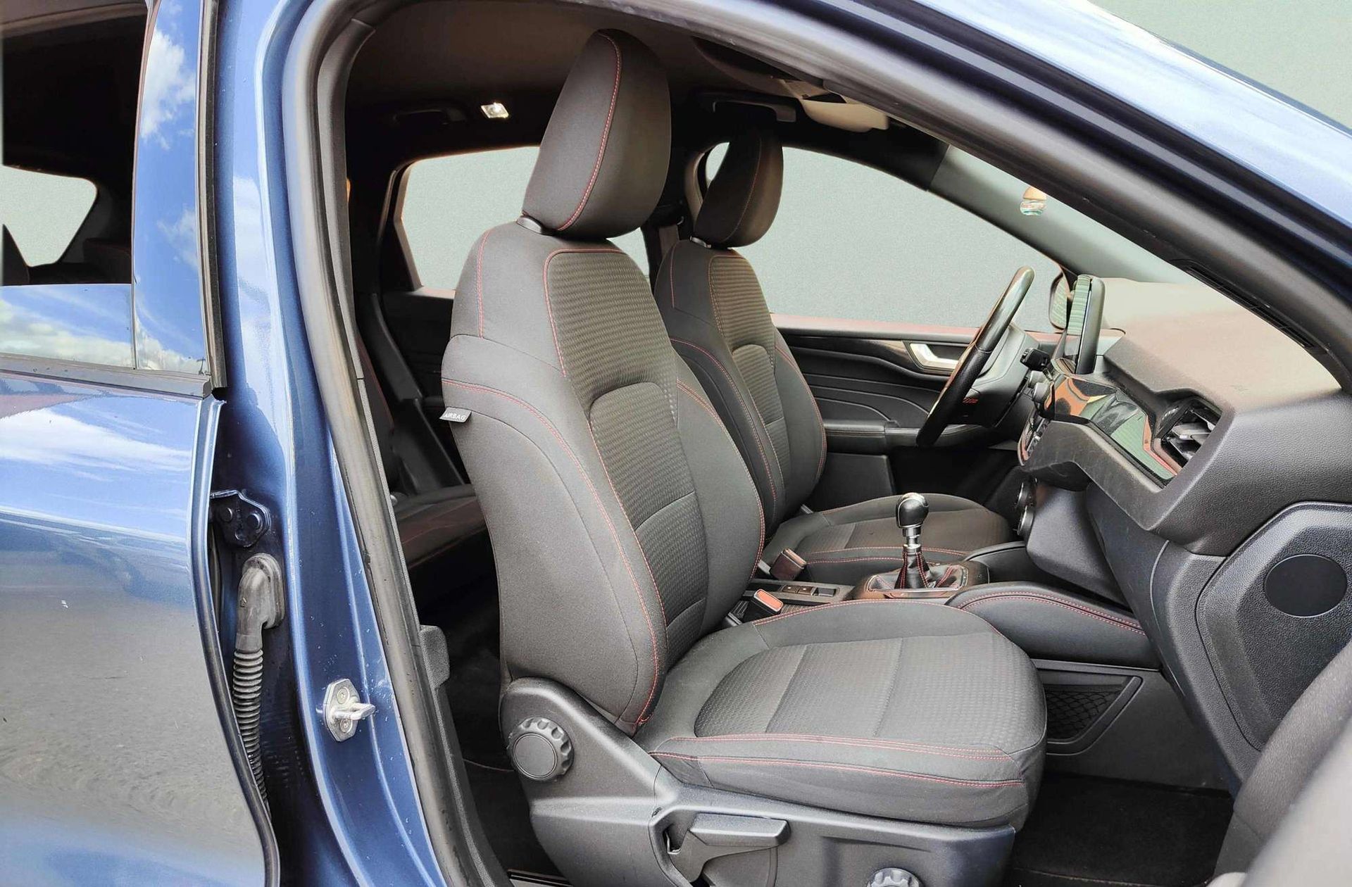 Ford Kuga 1.5 EcoBlue ST-Line - foto 21