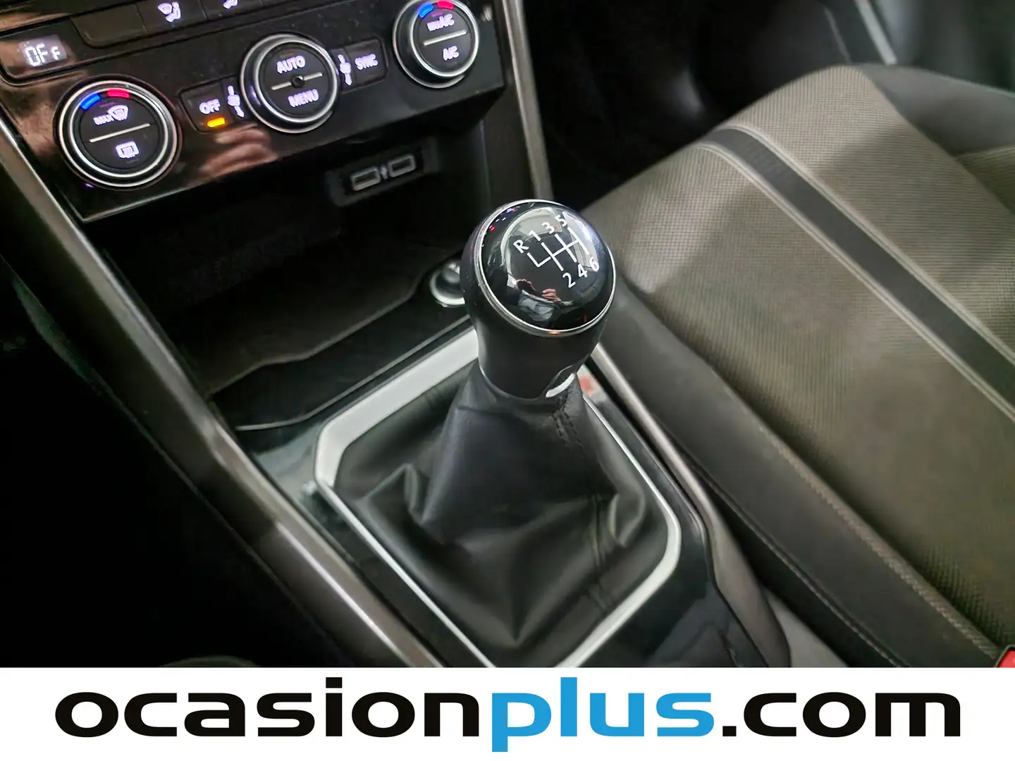 Foto Volkswagen T-Roc Volkswagen T-Roc Advance 1.6 TDI (115 CV)