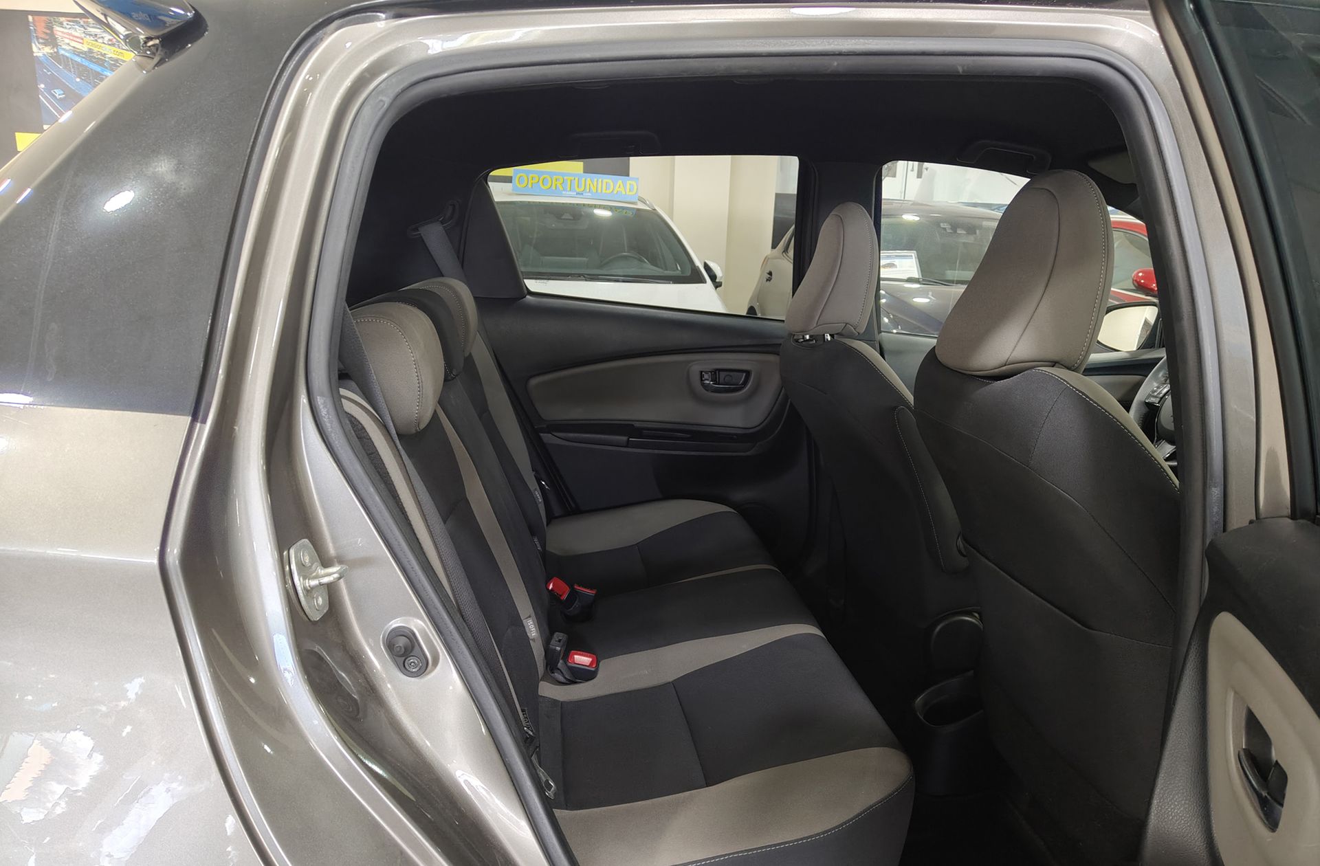 Toyota Yaris 1.3 100 Feel - foto 14
