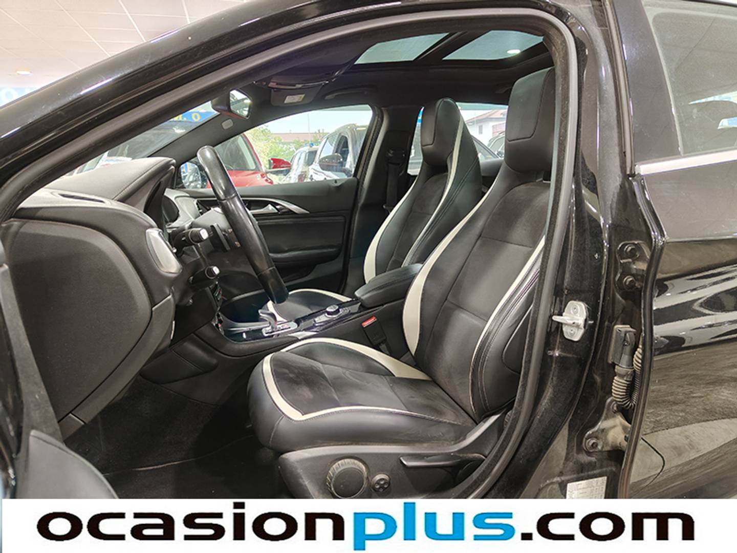 Foto Infiniti Q30 Infiniti Q30 2.2D Sport 7DCT  (170 CV)