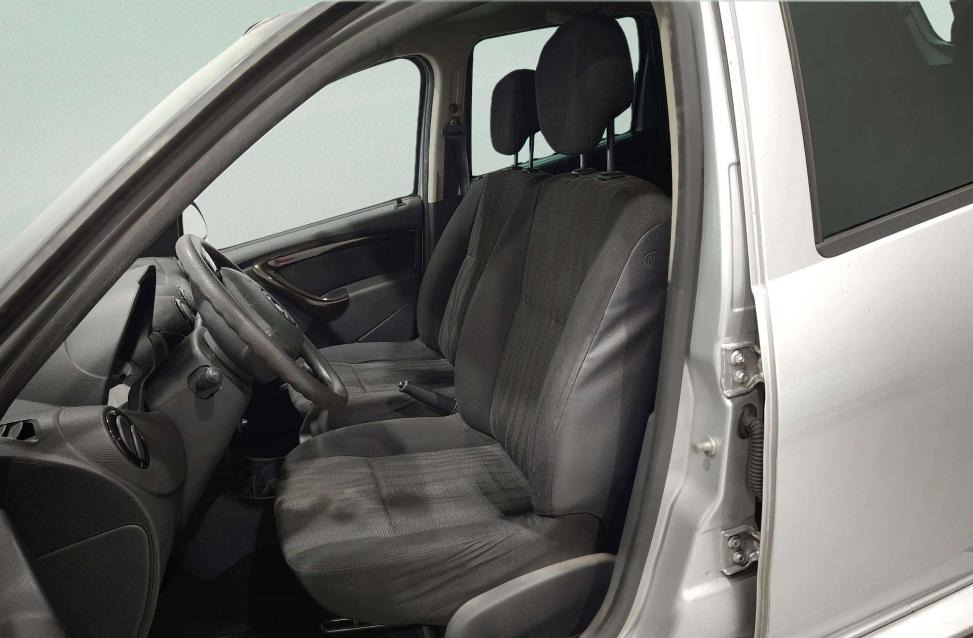 Dacia Duster Laureate dCi - foto 8