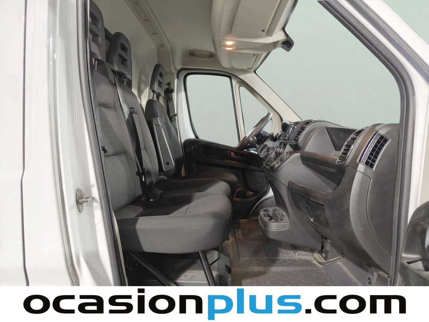 Foto asientos traseros Fiat Ducato Fiat Ducato Furgon 35 2.2 Multijet L3H2 (140 CV)