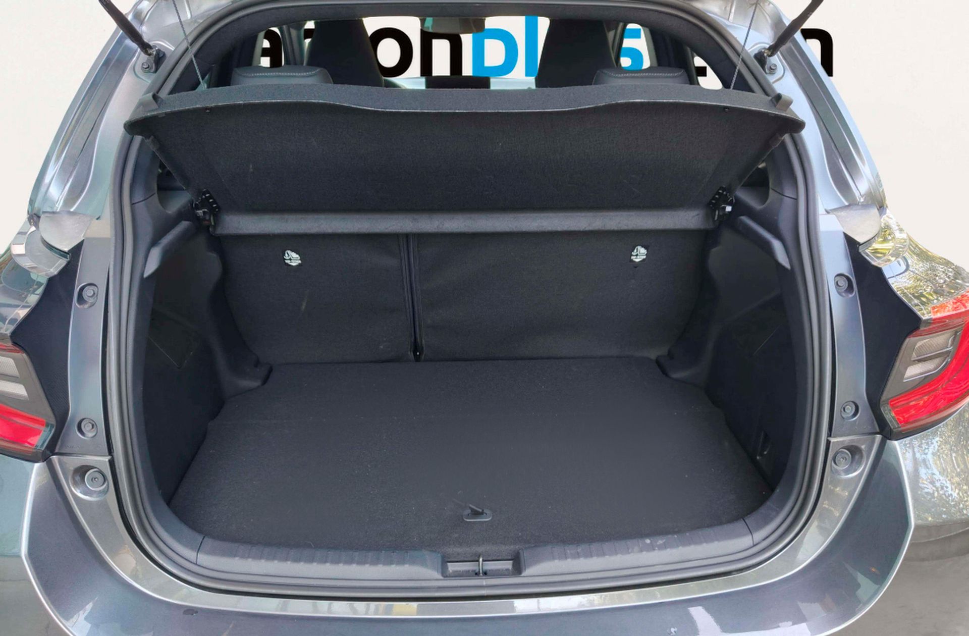 Toyota Yaris 120H Style - foto 16