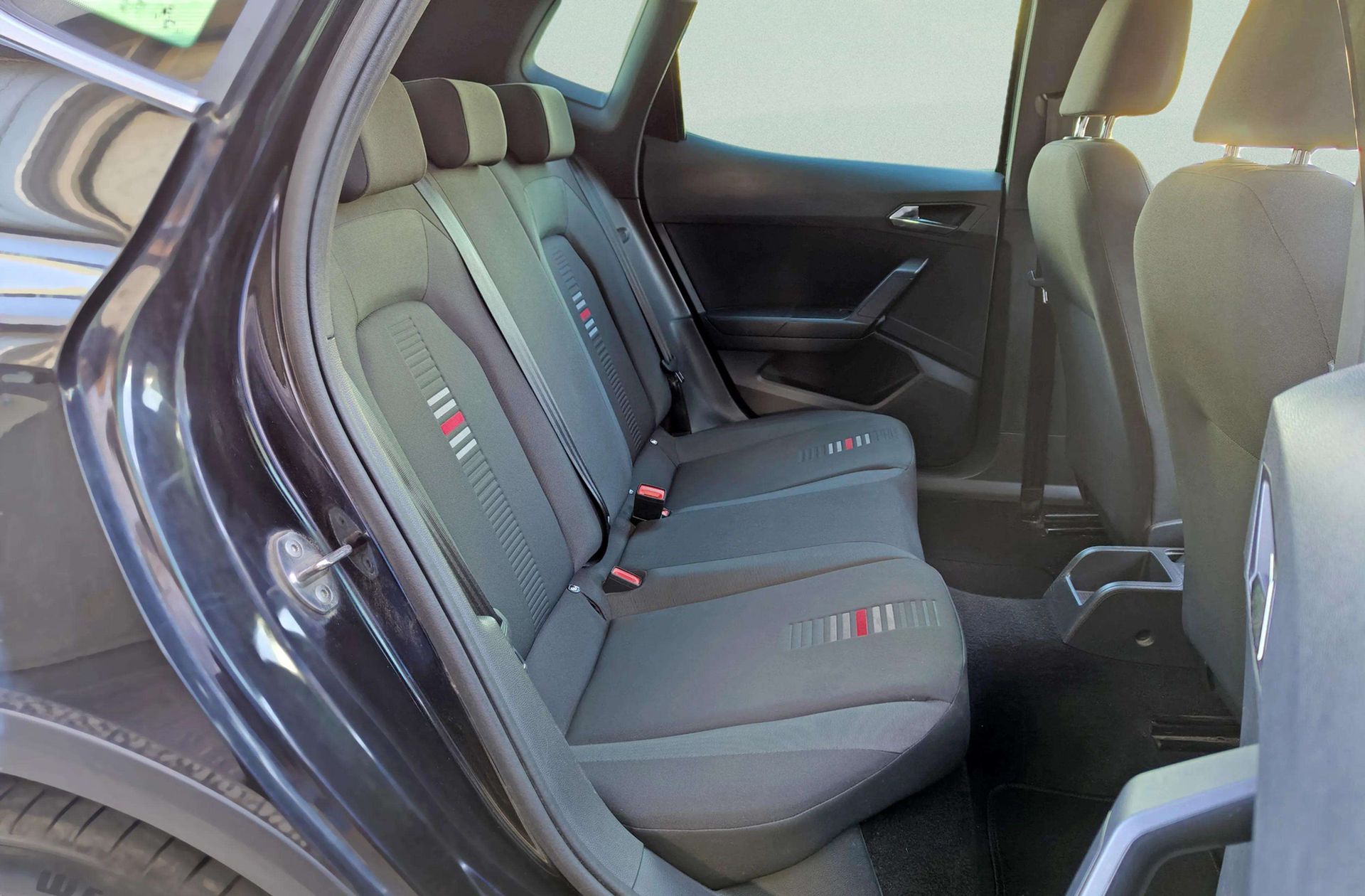 SEAT Arona 1.6 TDI Ecomotive FR - foto 20