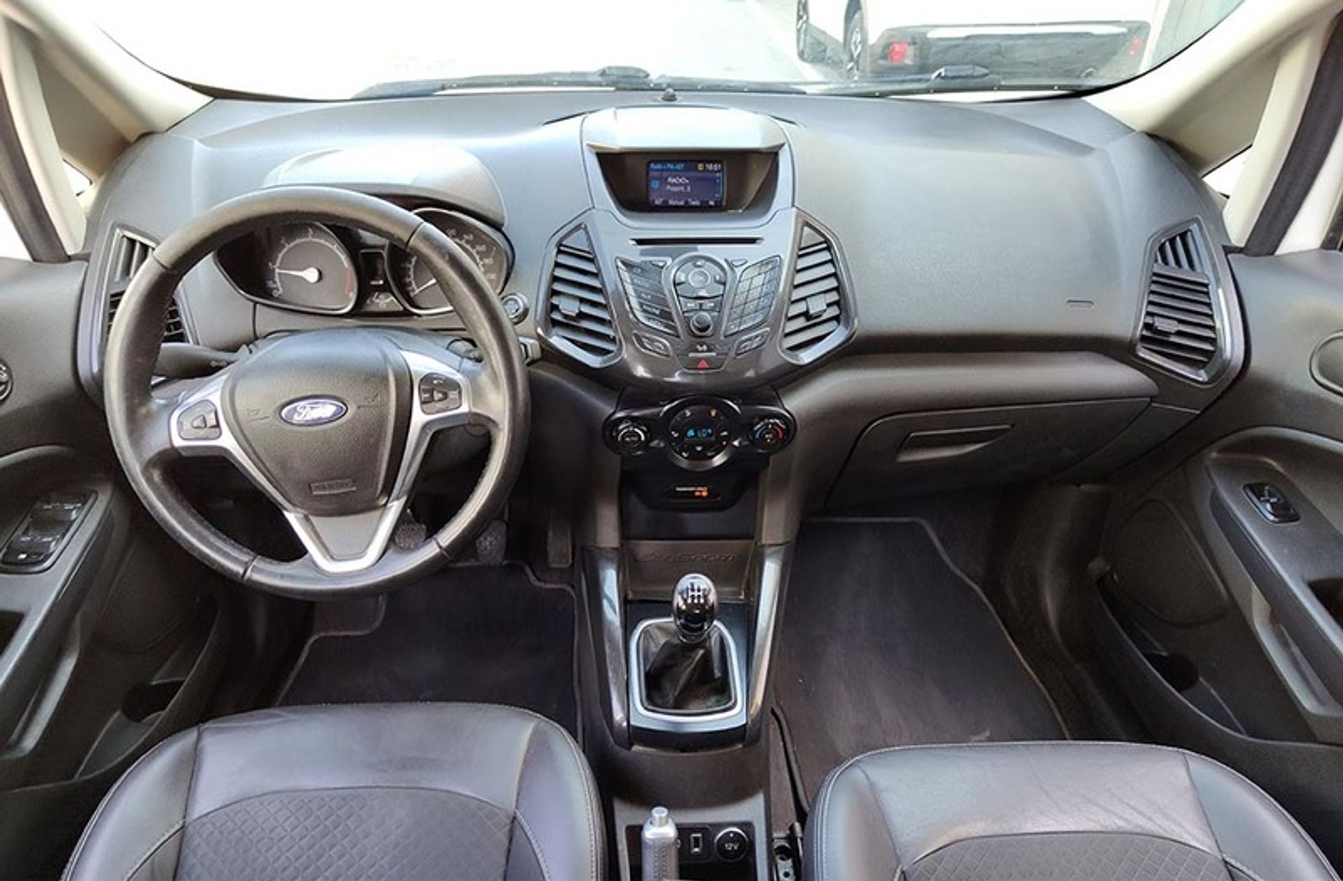 Ford EcoSport 1.5 TDCi Titanium - foto 7