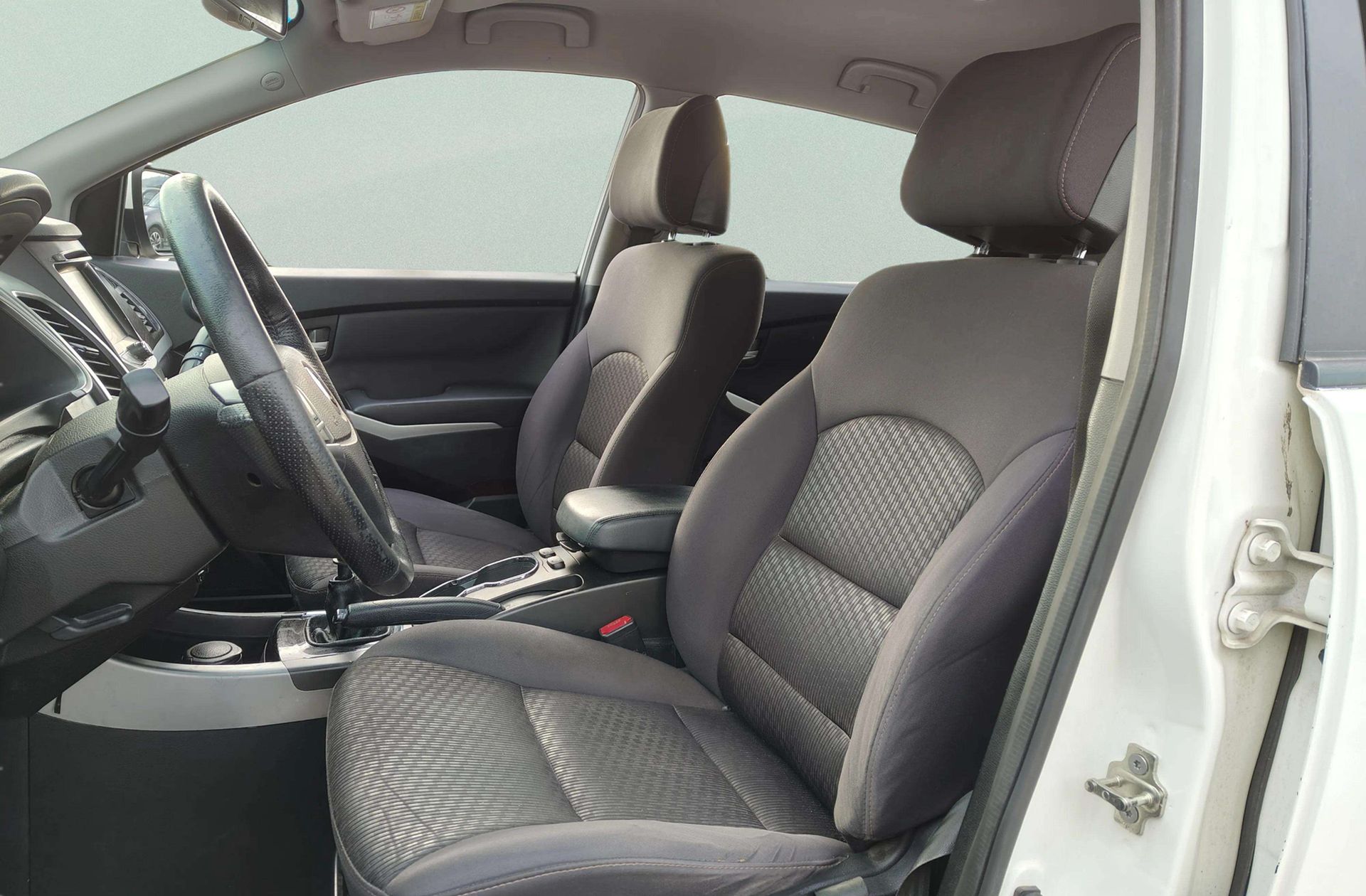 SsangYong Korando D22T Premium 4x2 - foto 9