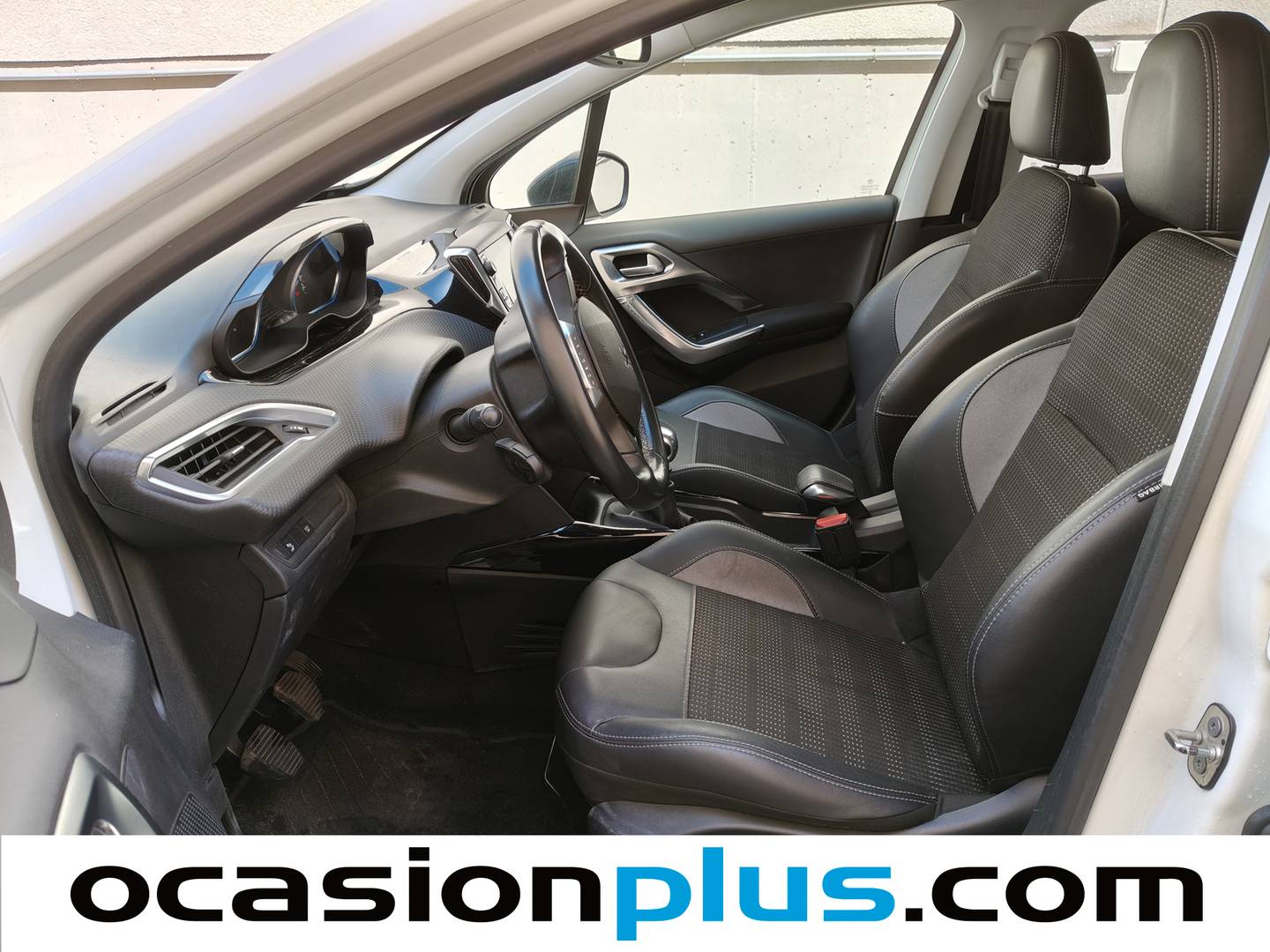 Foto asientos delanteros Peugeot 2008 Peugeot 2008 PureTech 130 S&S Allure (130 CV)