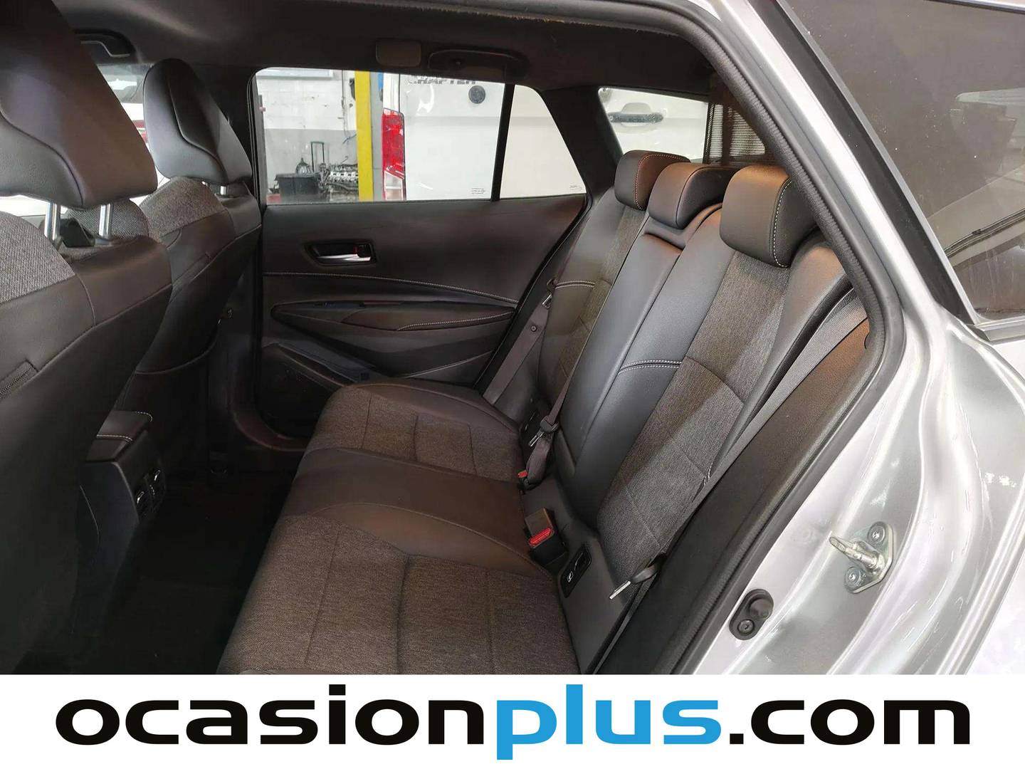 Foto asientos traseros Toyota Corolla Toyota Corolla Touring Sports 180H Style E-CVT (180 CV)