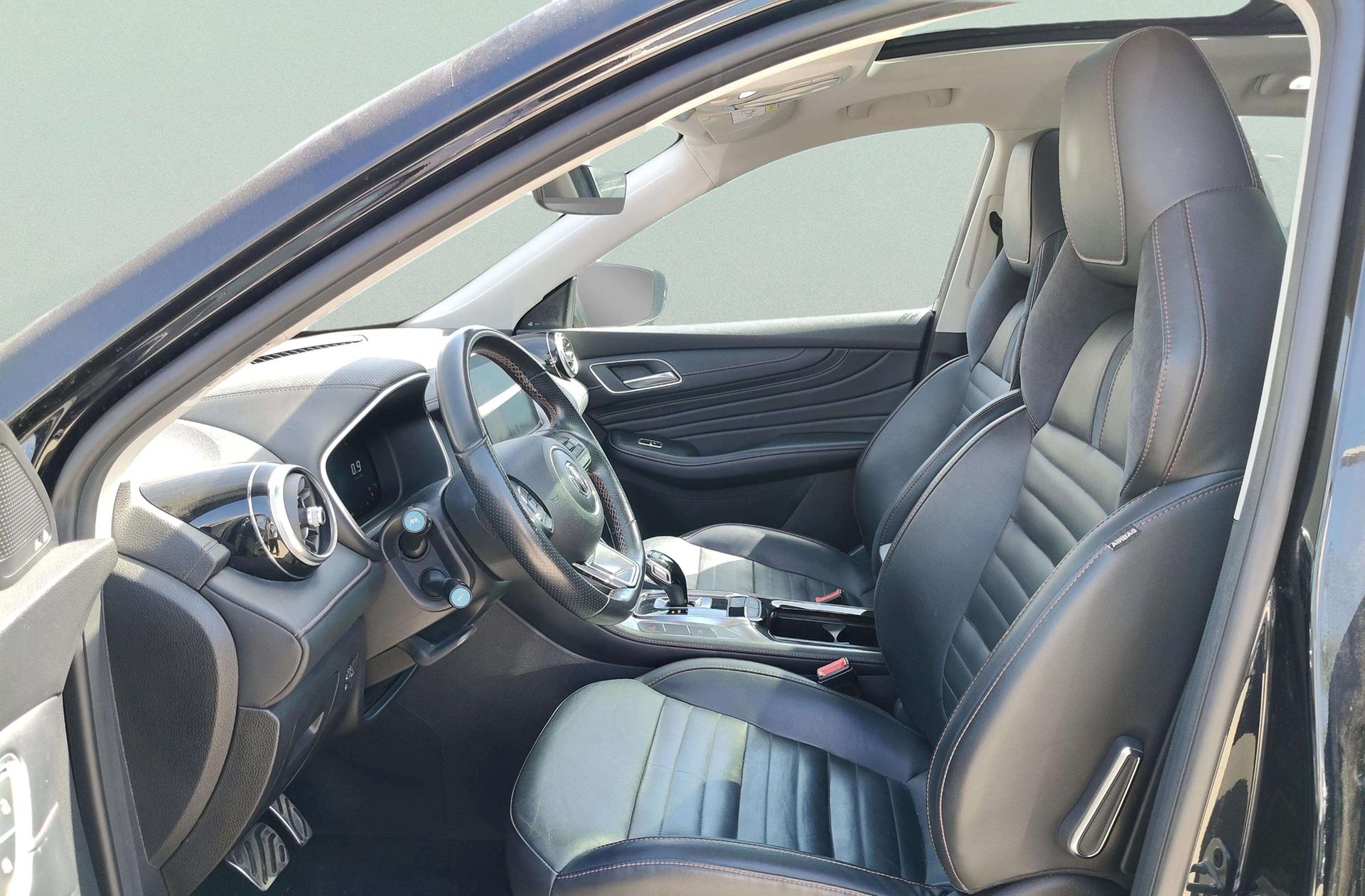 MG HS 1.5 Turbo GDI Luxury DCT - foto 15