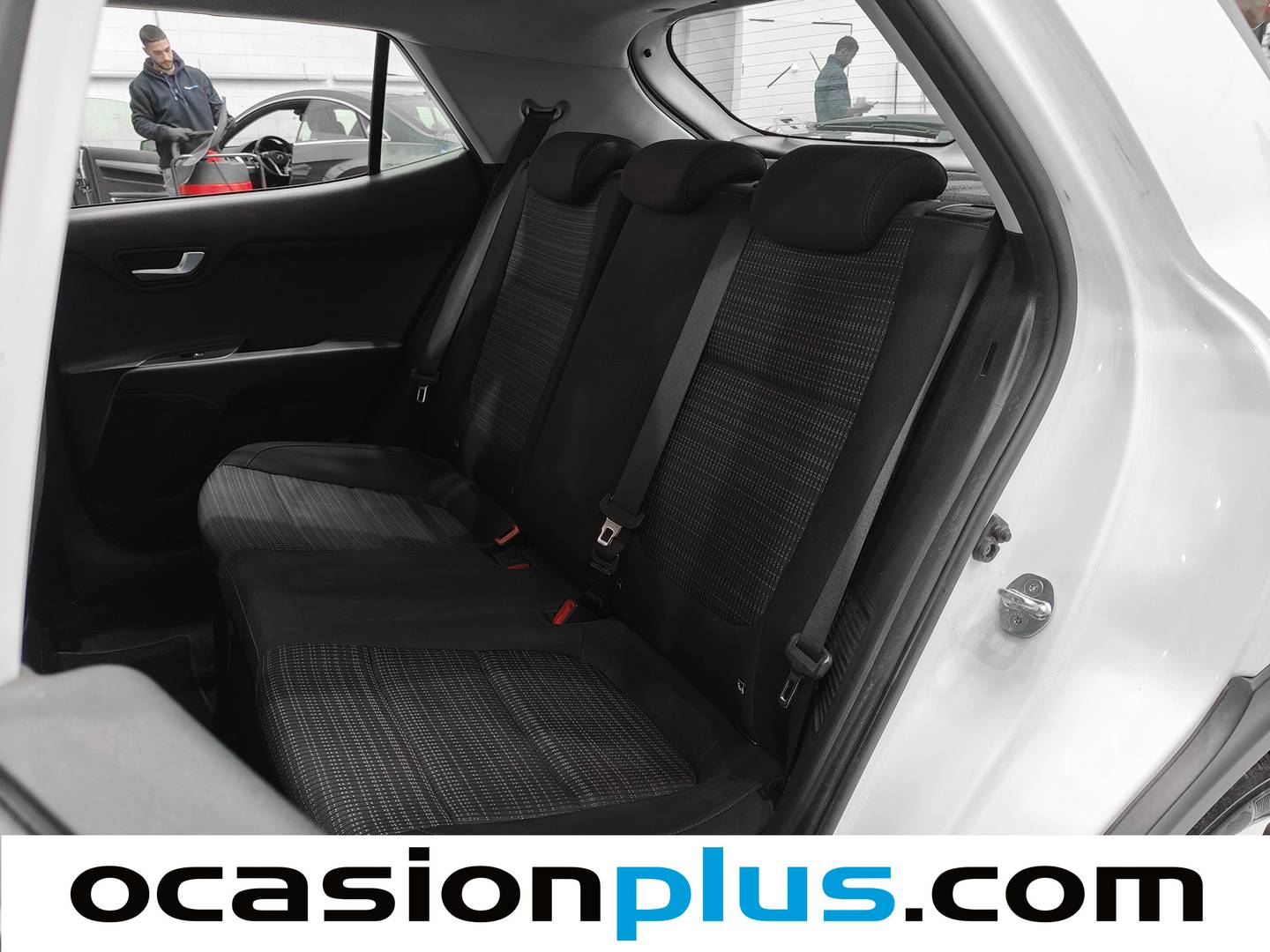 Foto KIA Stonic Kia Stonic 1.0 T-GDi MHEV Drive DCT (120 CV)