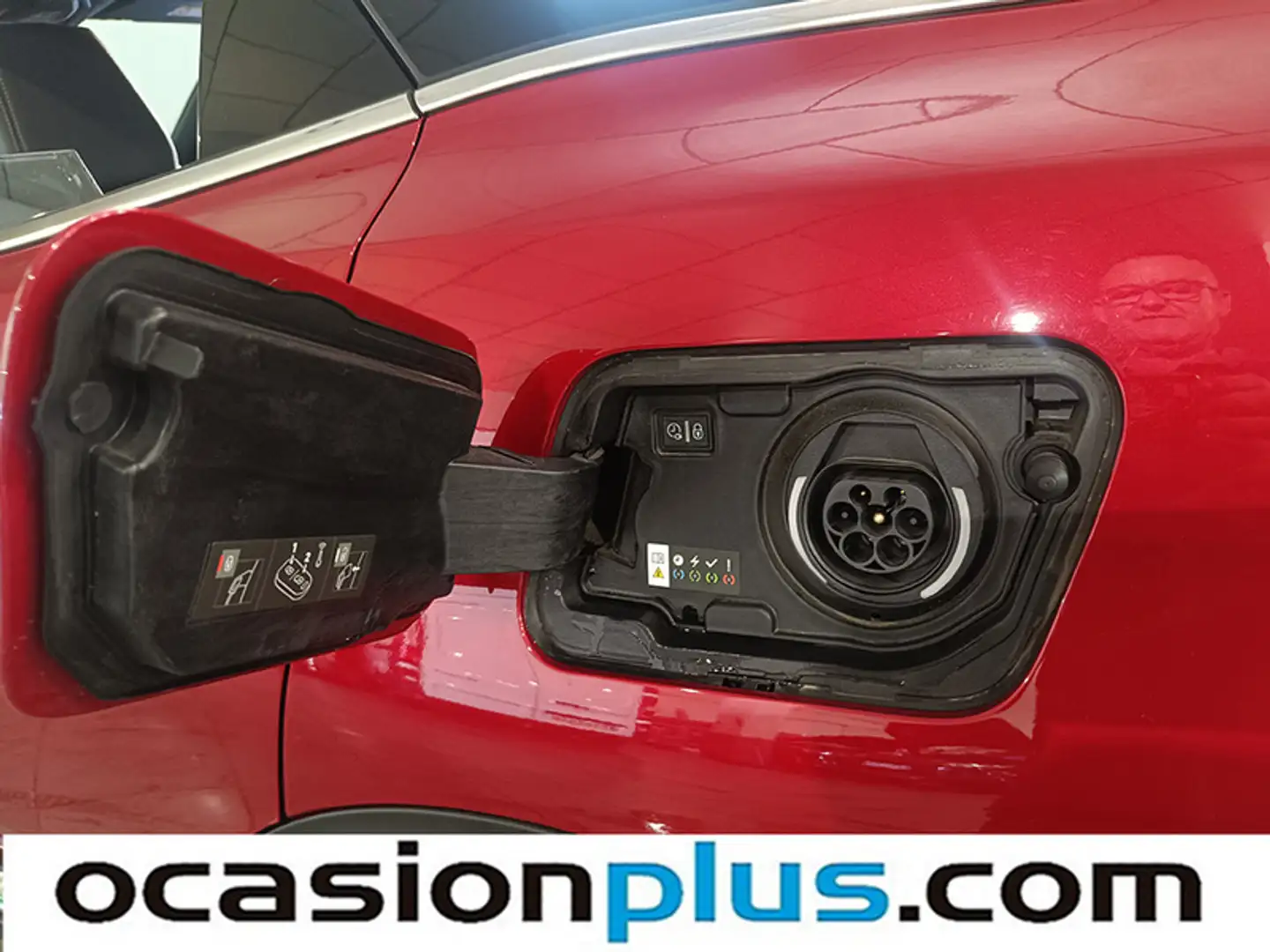 Foto Peugeot 3008 Hybrid Peugeot 3008 Hybrid 300 GT e-EAT8 Auto (300 CV)