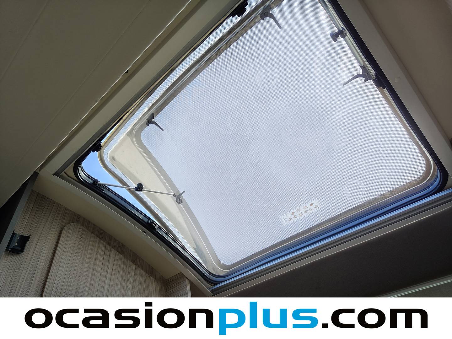 Elnagh T-LOFT 530 Elnagh T-LOFT 530 530 (140 CV) 5 Plazas diésel