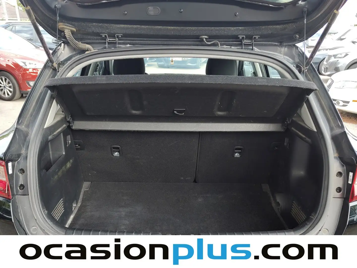 Foto KIA Stonic Kia Stonic 1.0 T-GDi MHEV Drive DCT (120 CV)