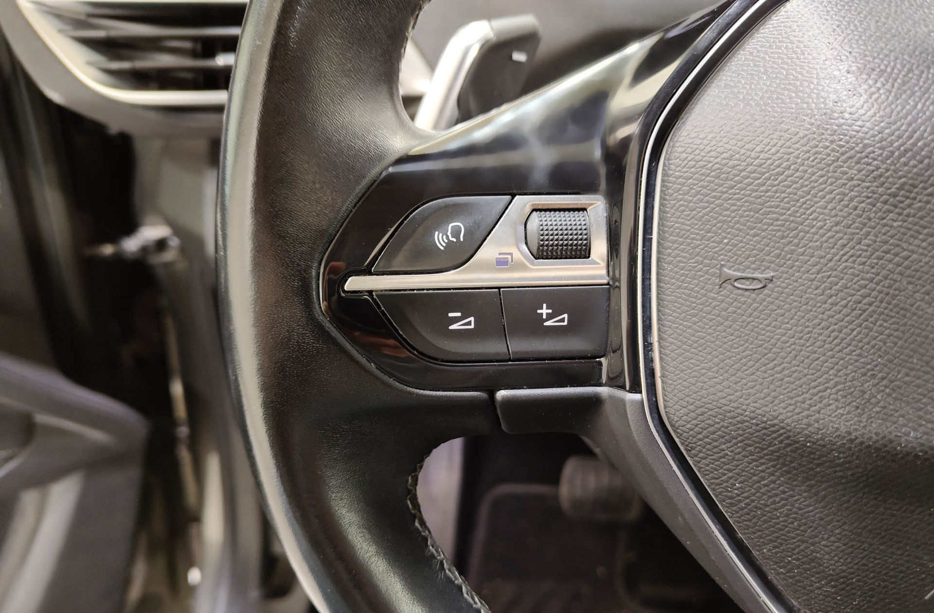 Peugeot 5008 BlueHDi 130 Allure EAT8 7 plazas - foto 32