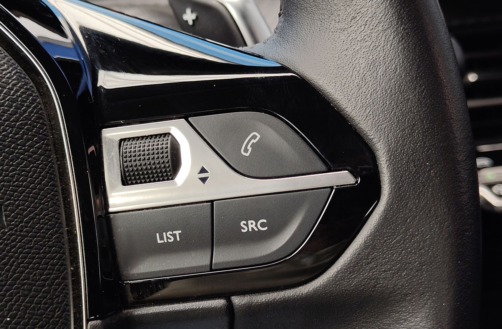Peugeot 208 Style Hybrid 110 eDCS6 - foto 27