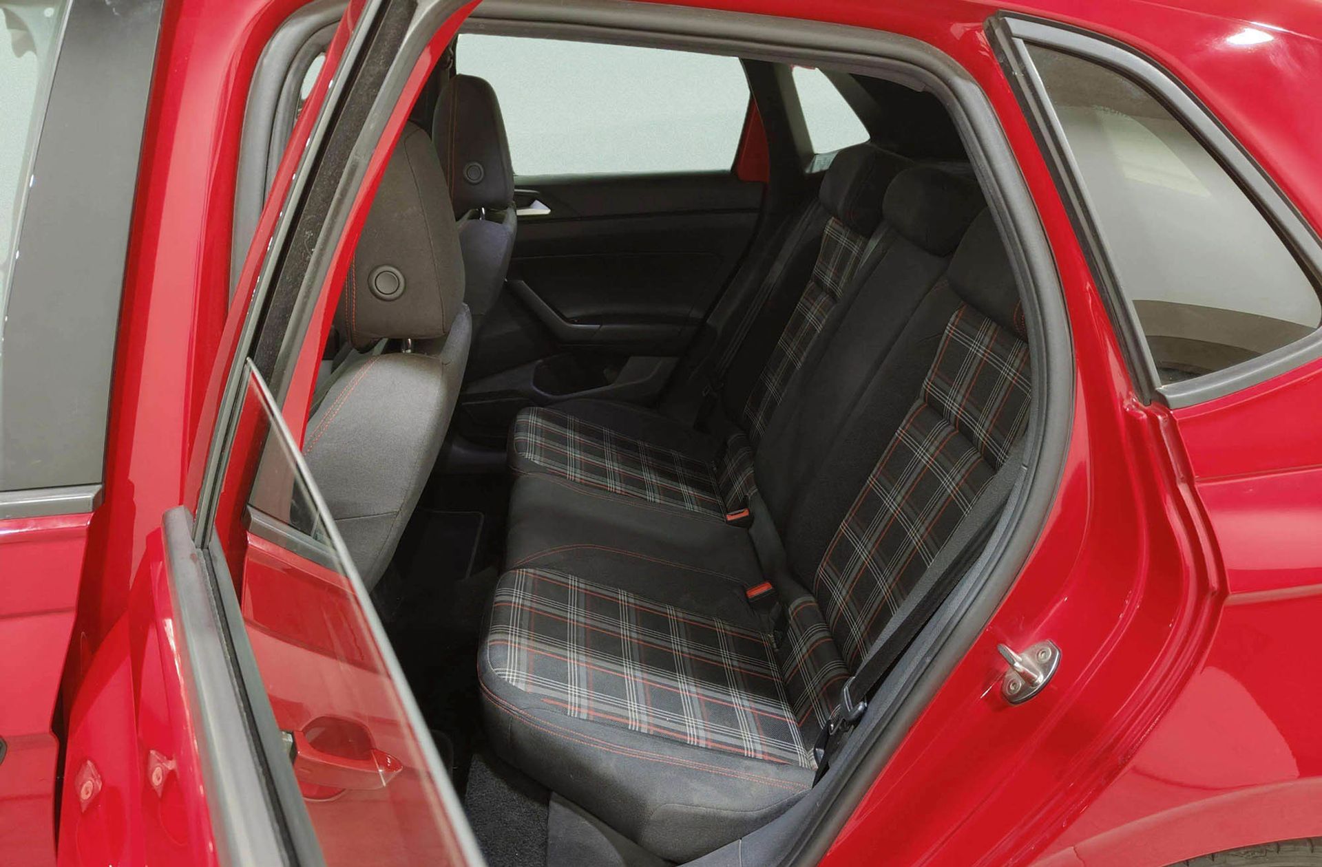 Volkswagen Polo GTI 2.0 TSI DSG - foto 14