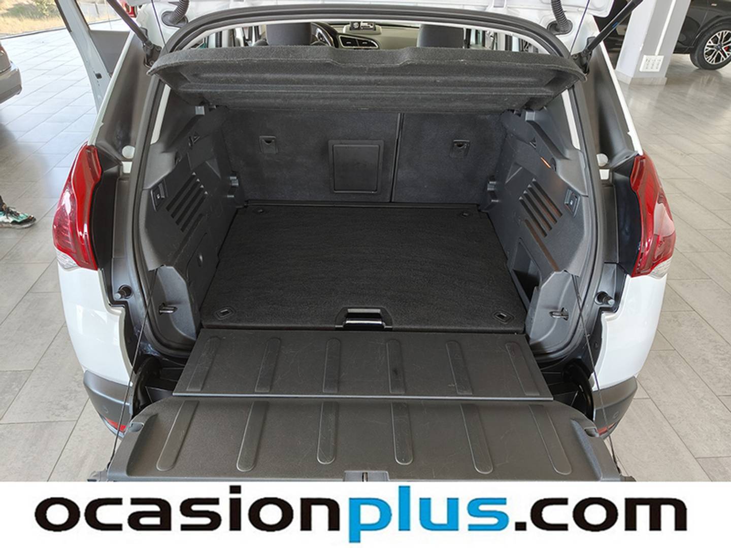 Foto Peugeot 3008 Peugeot 3008 1.2 PureTech Style S&S (130 CV)