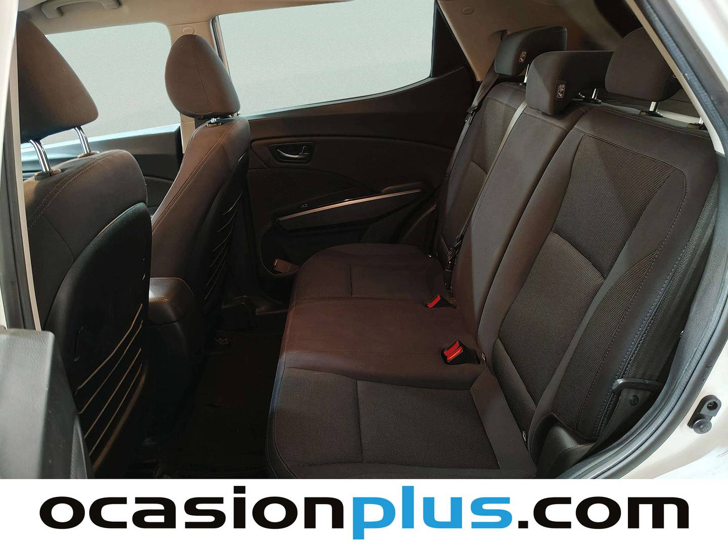 Foto asientos traseros SsangYong Tivoli Ssangyong Tivoli G15T Urban Plus Auto (163 CV)