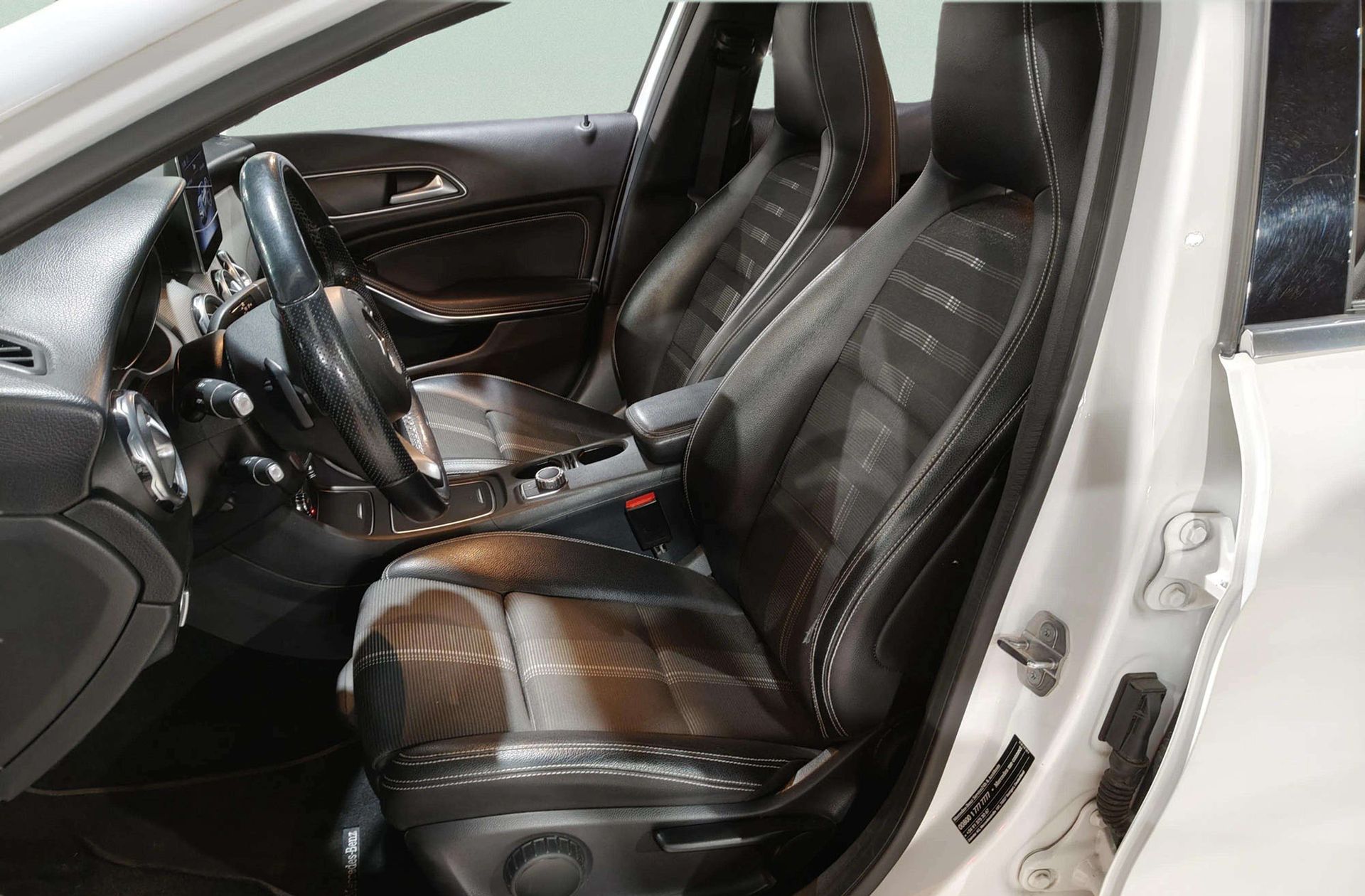 Mercedes-Benz GLA 180 - foto 10