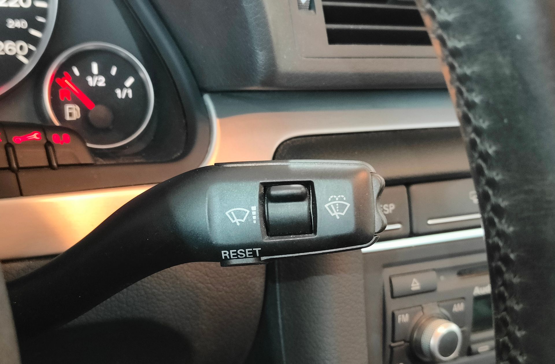Audi A4 1.9 TDI - foto 24