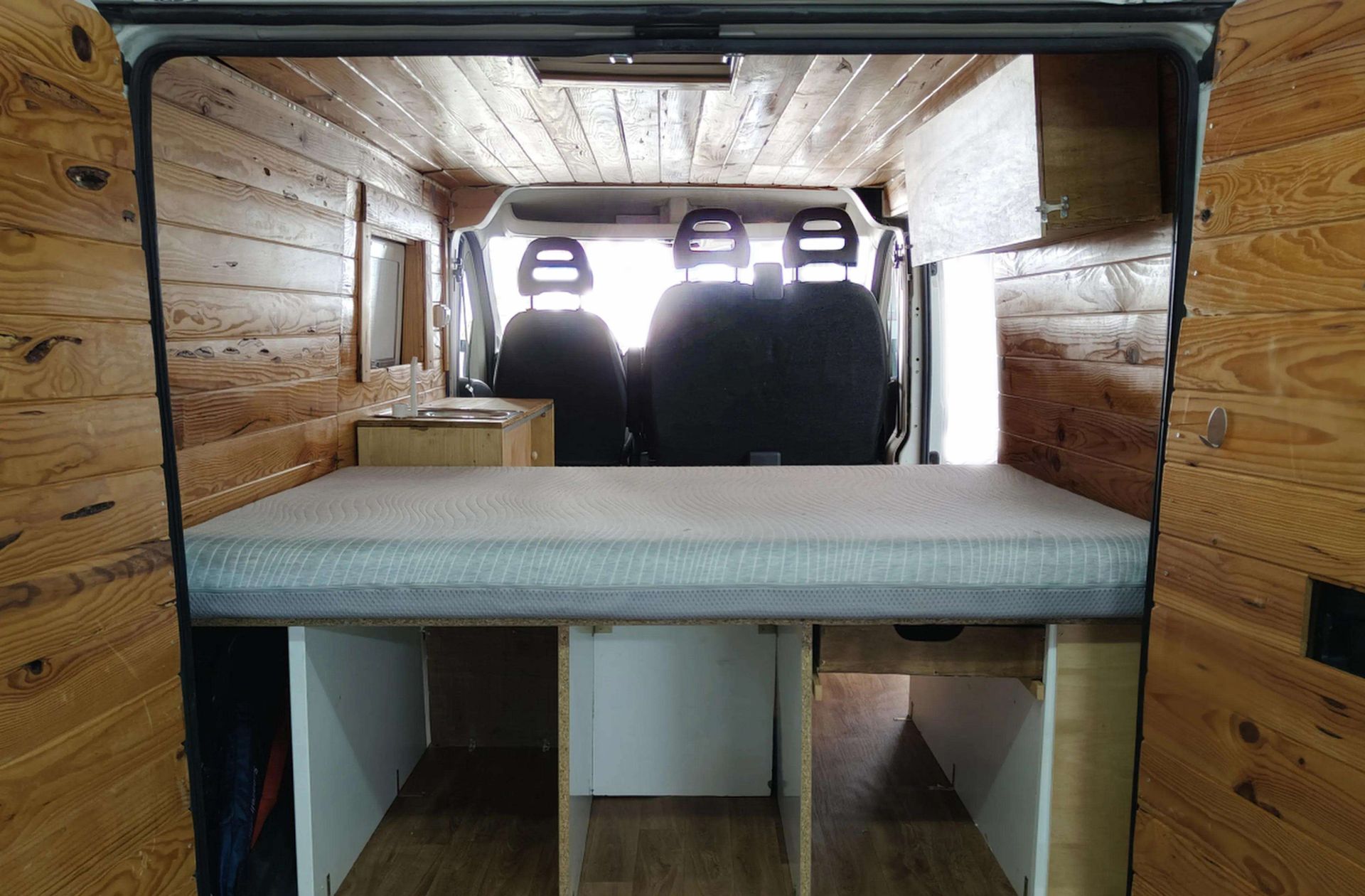Citroën Jumper Furgon BlueHDi 110 30 L1H1 Semi-camperizada 3 plazas - foto 15