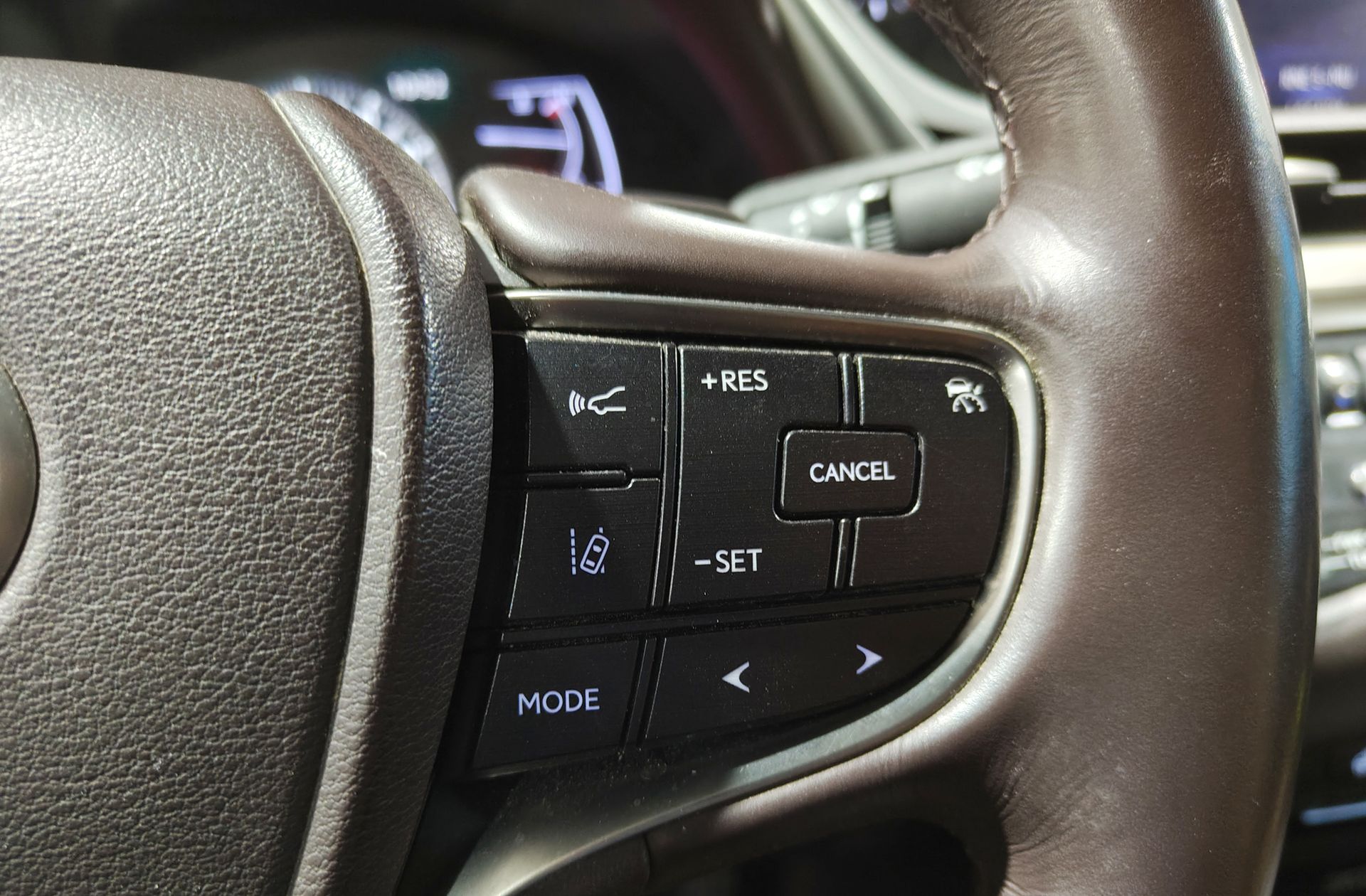 Lexus ES 300h Luxury - foto 40