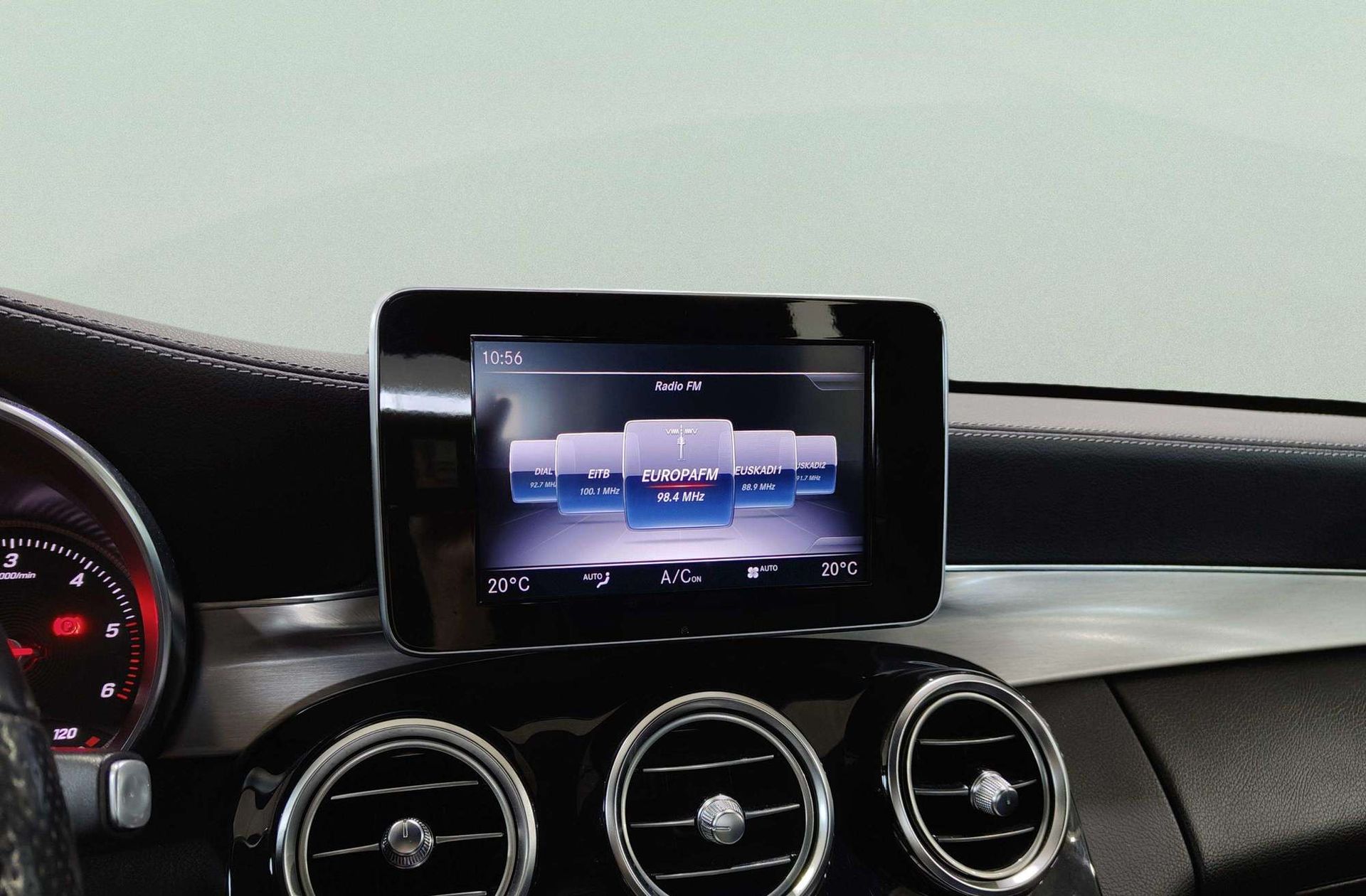 Mercedes-Benz Clase C 220 d Pack AMG - foto 40