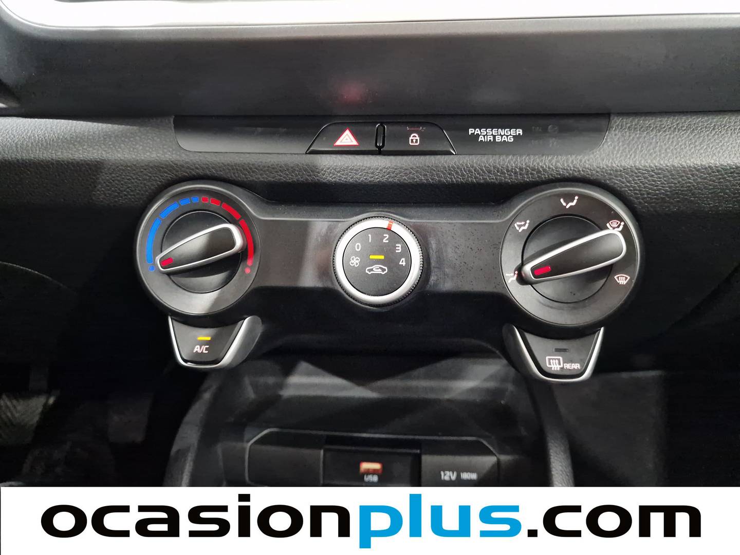 Foto KIA Stonic Kia Stonic 1.0 T-GDi MHEV Concept (100 CV)