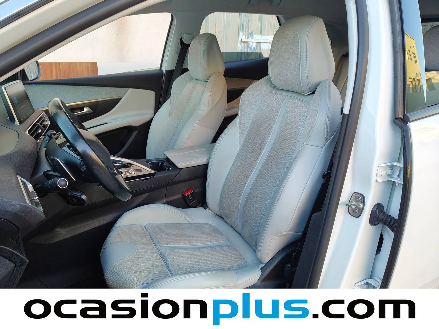 Foto asientos delanteros Peugeot 3008 Peugeot 3008 PureTech 130 Allure EAT6 (130 CV)