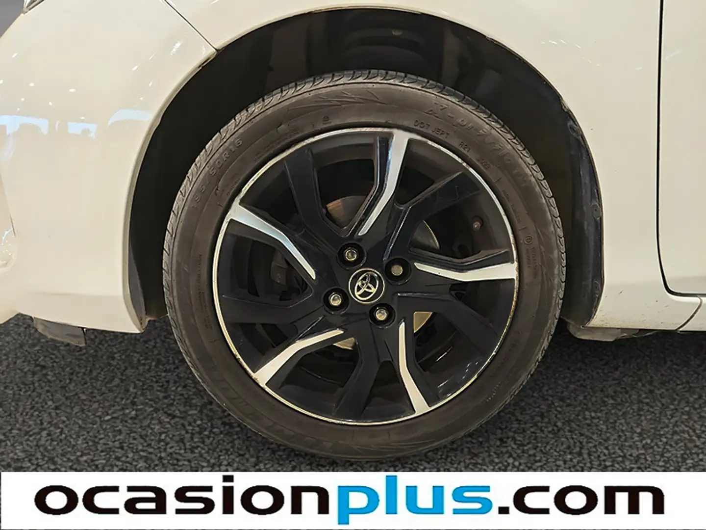 Foto Toyota Yaris Toyota Yaris 1.3 100 Feel (99 CV)