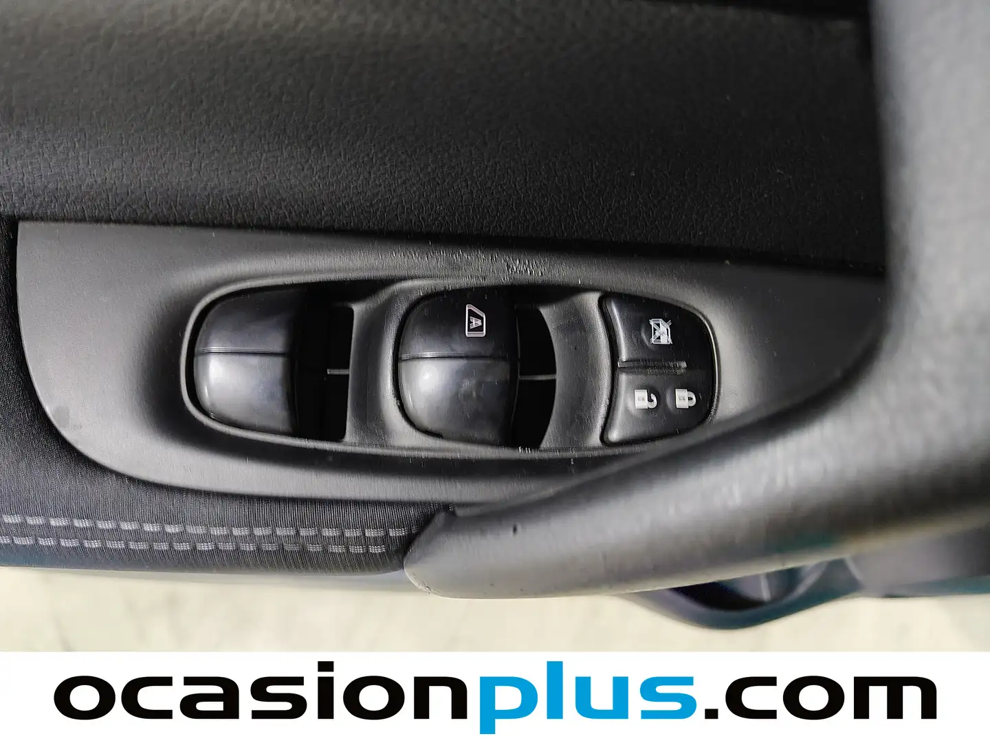 Foto Nissan QASHQAI Nissan Qashqai DIG-T 115 N-Connecta 4x2 (115 CV)