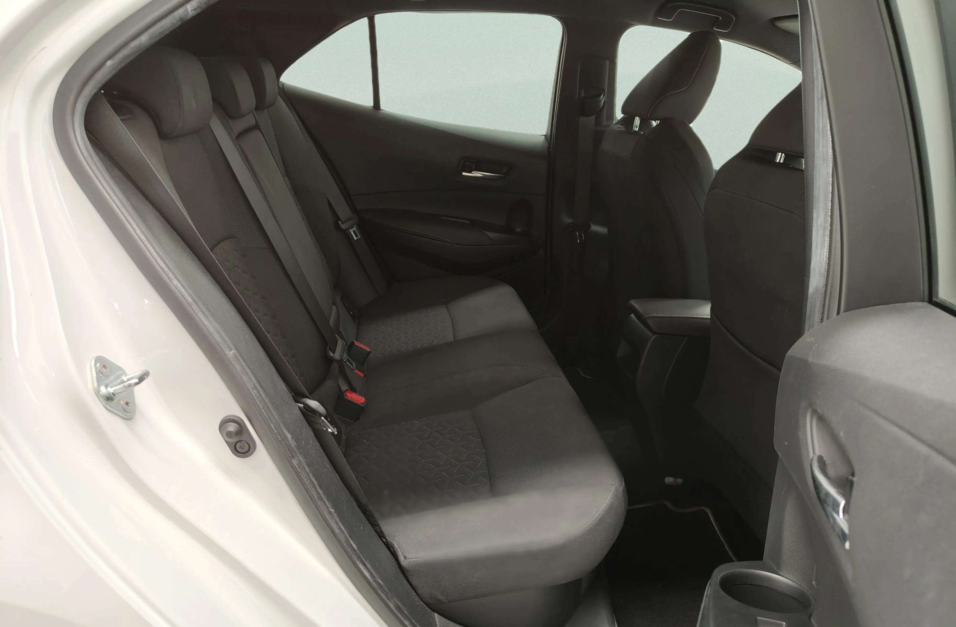 Toyota Corolla 180H FEEL! E-CVT - foto 20