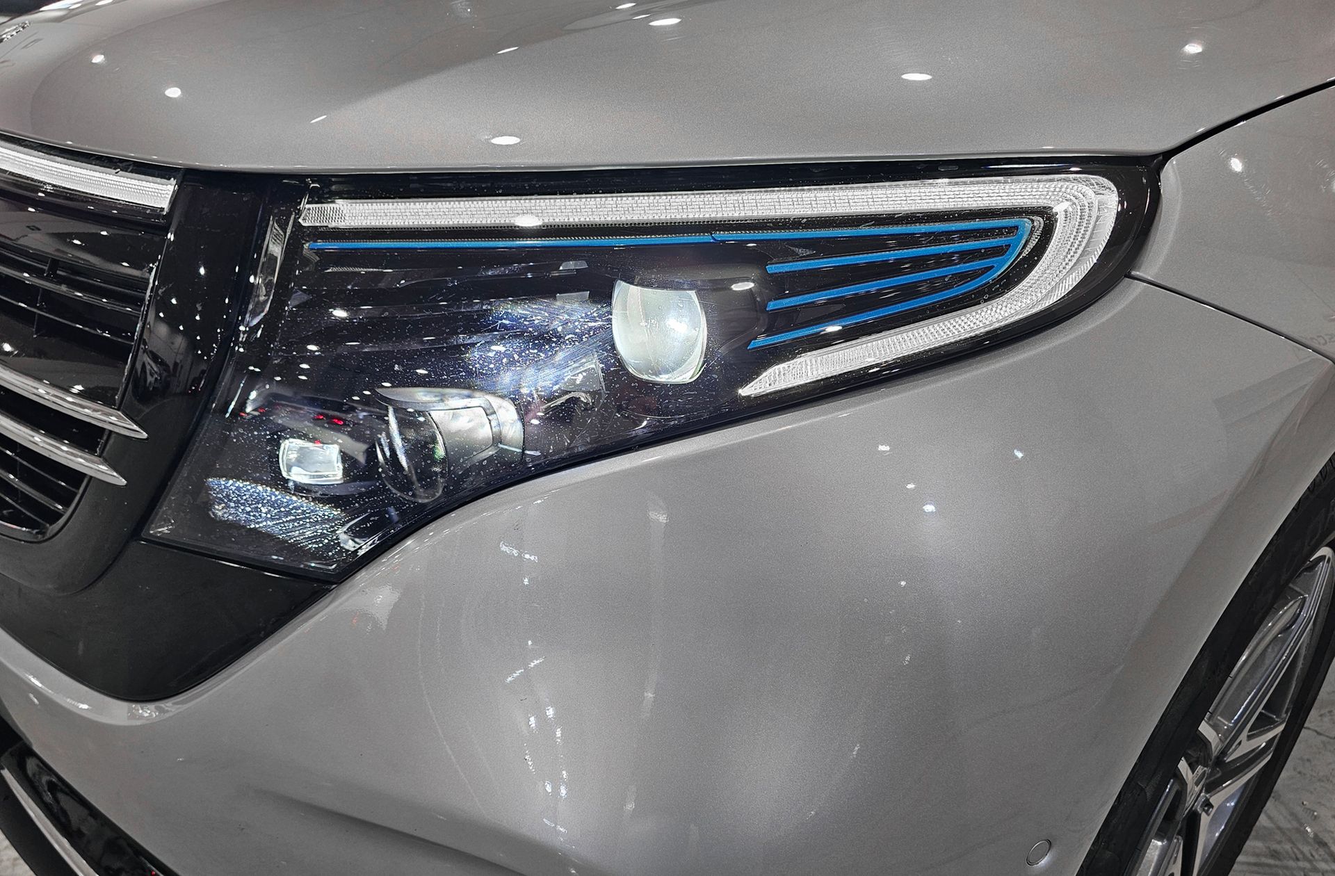 Mercedes-Benz EQC SUV 400 4Matic Pack AMG - foto 19