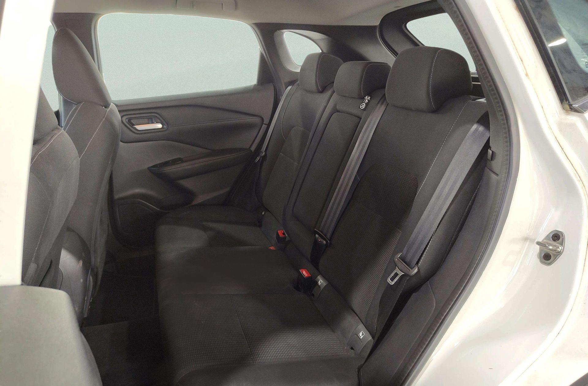 Nissan Qashqai DIG-T 140 mHEV Acenta 4x2 - foto 11
