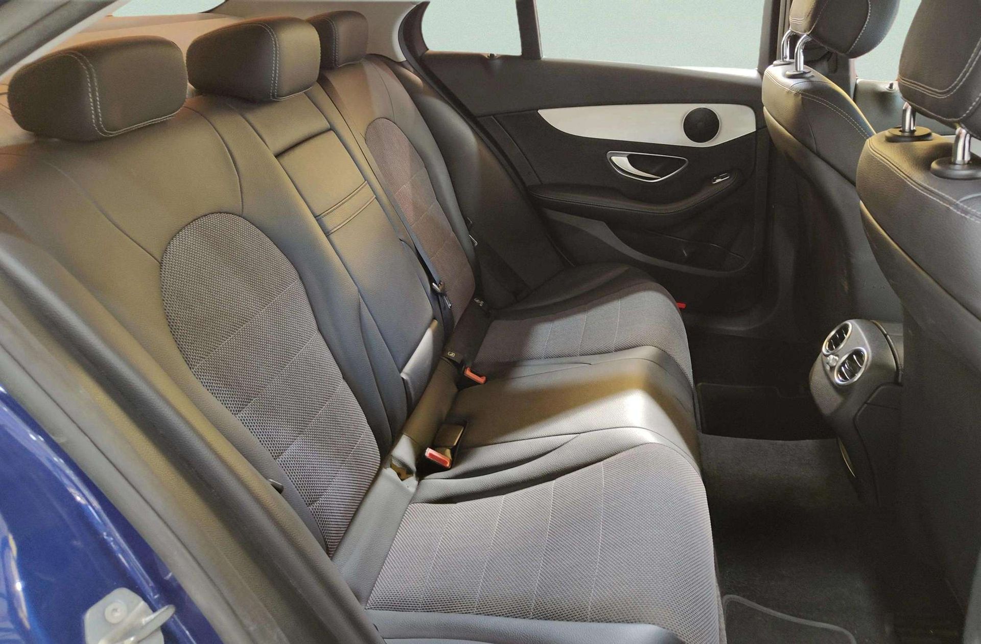 Mercedes-Benz Clase C 220 d Pack AMG - foto 17